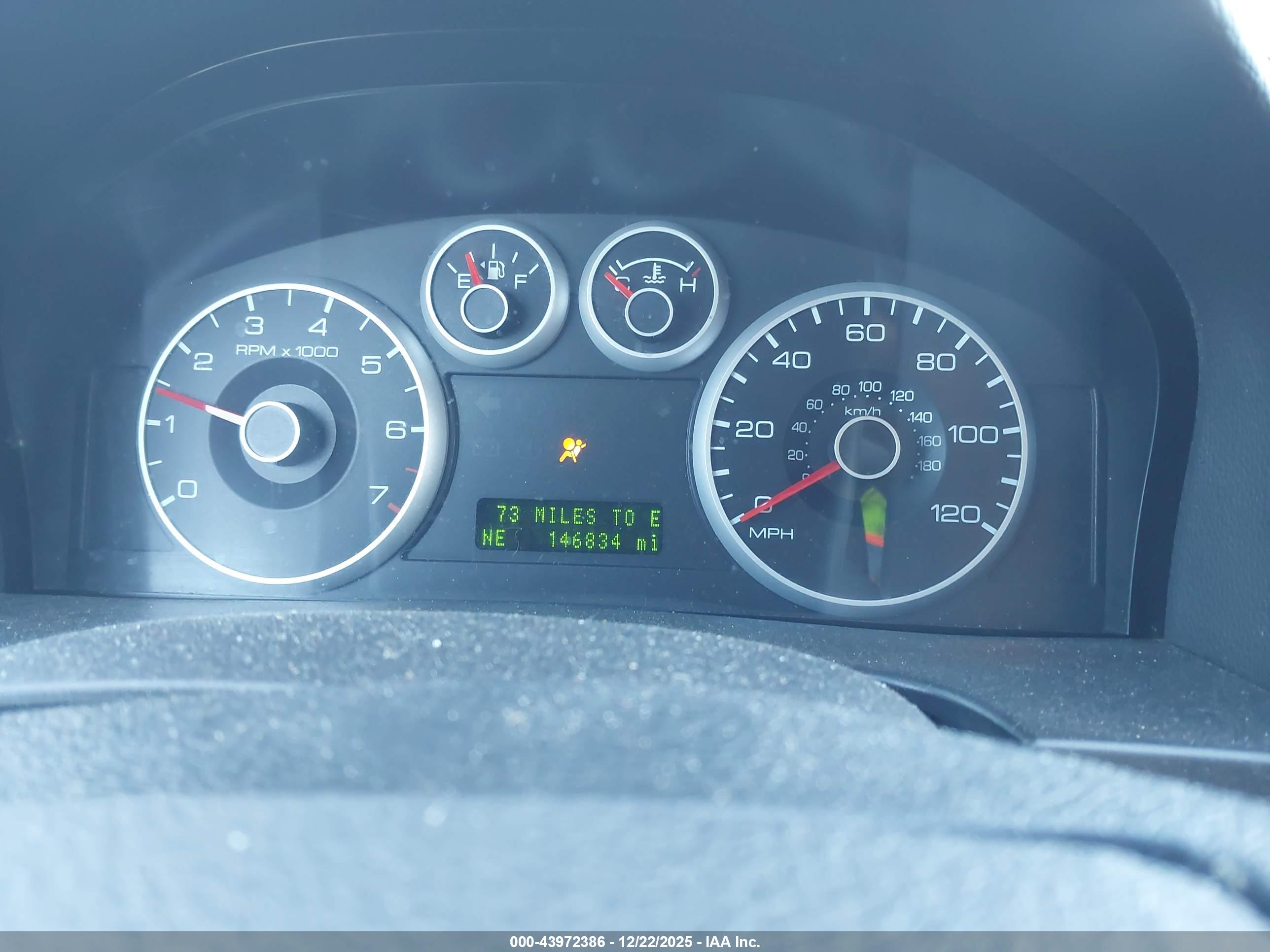 FORD FUSION image 7