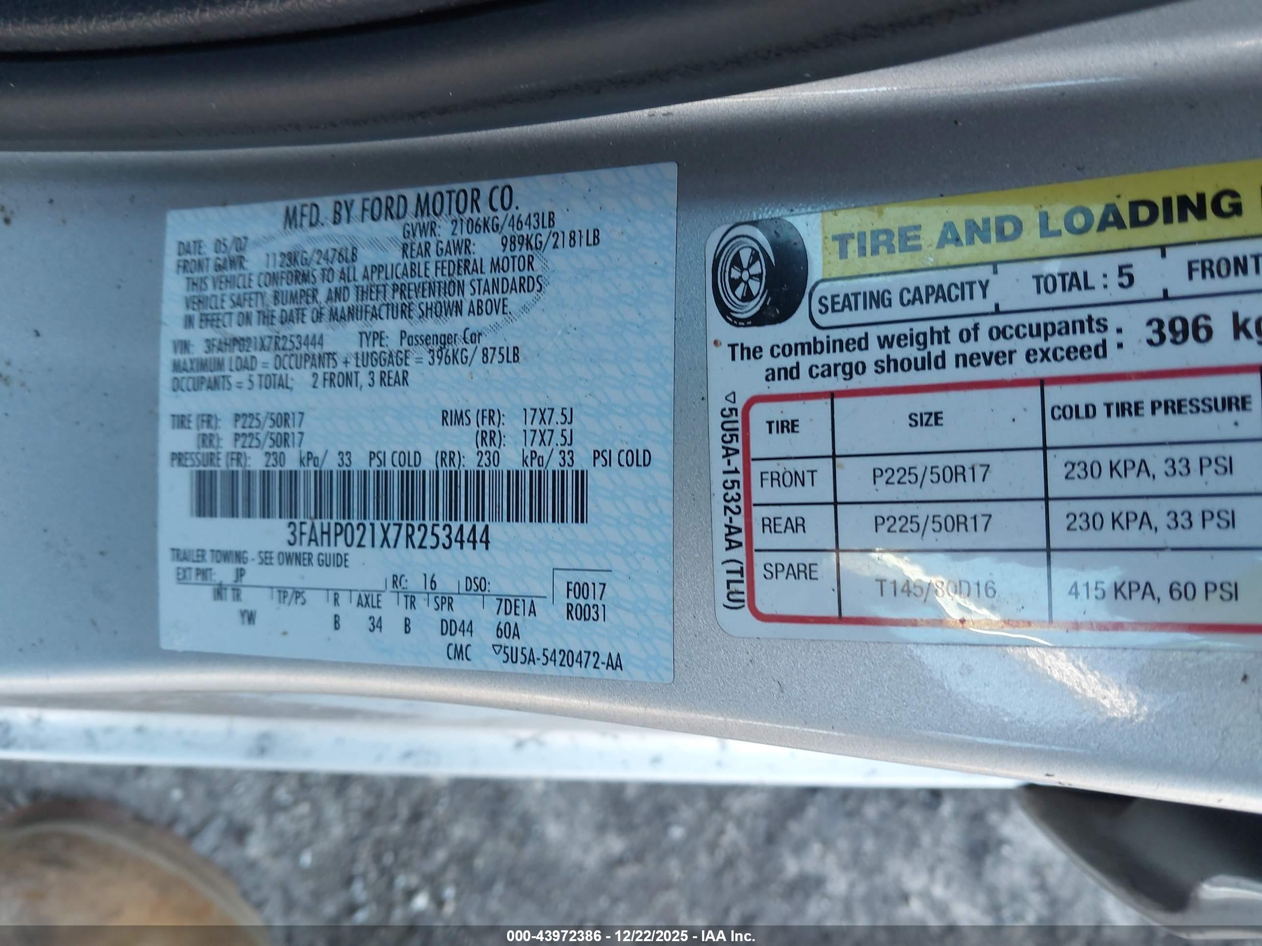 FORD FUSION image 9