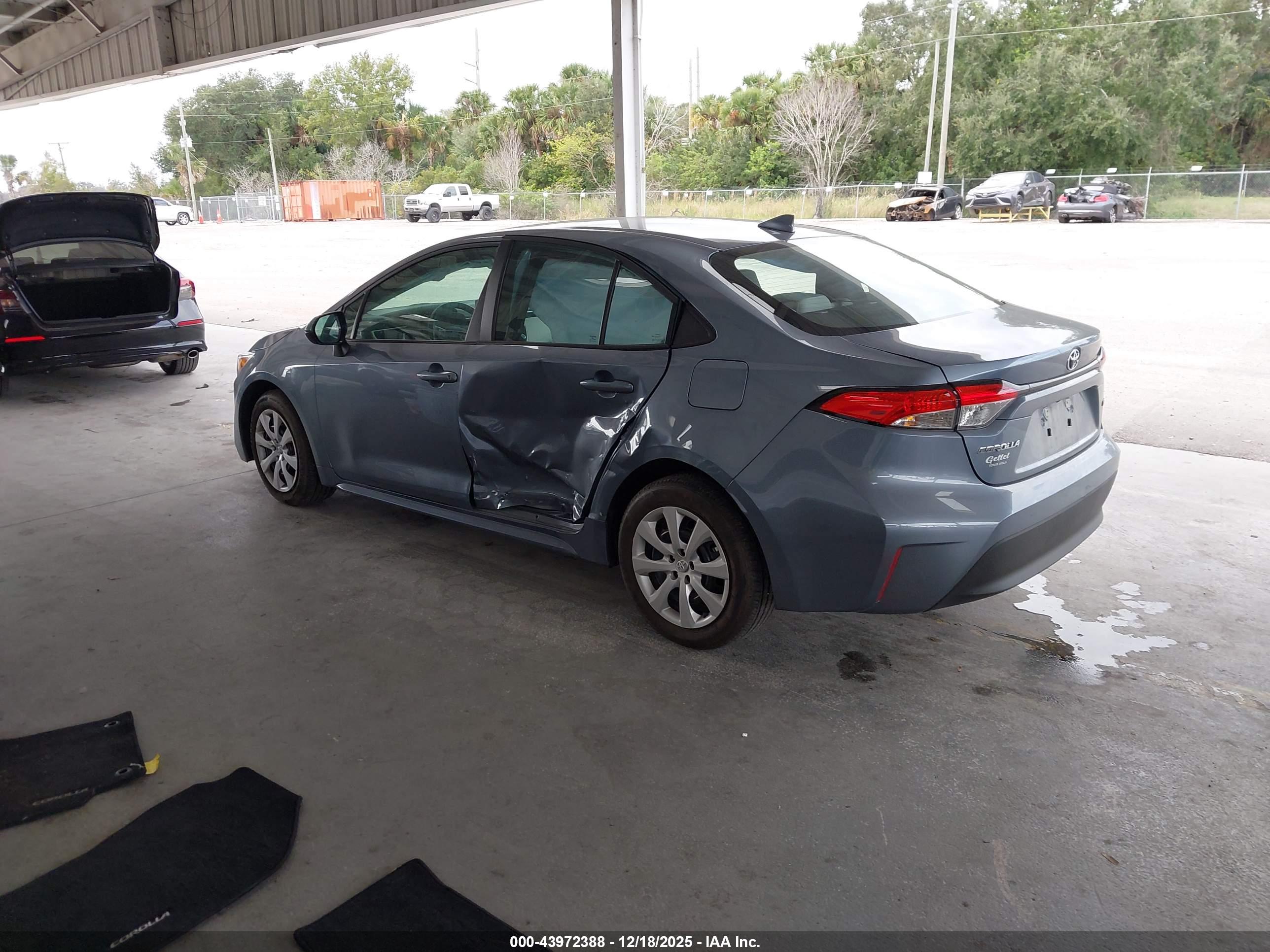 TOYOTA COROLLA image 3