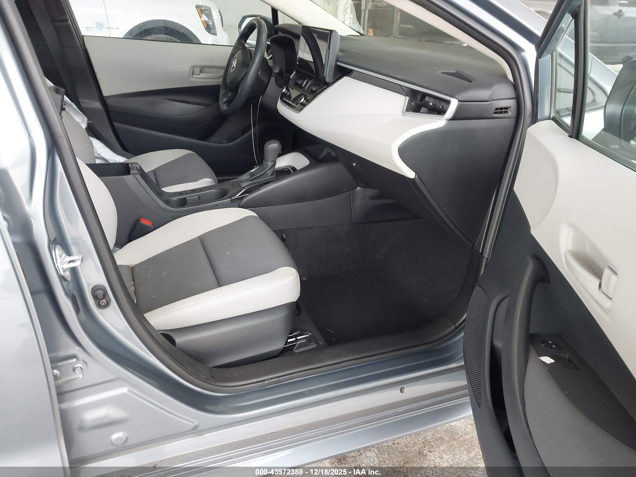 TOYOTA COROLLA image 5