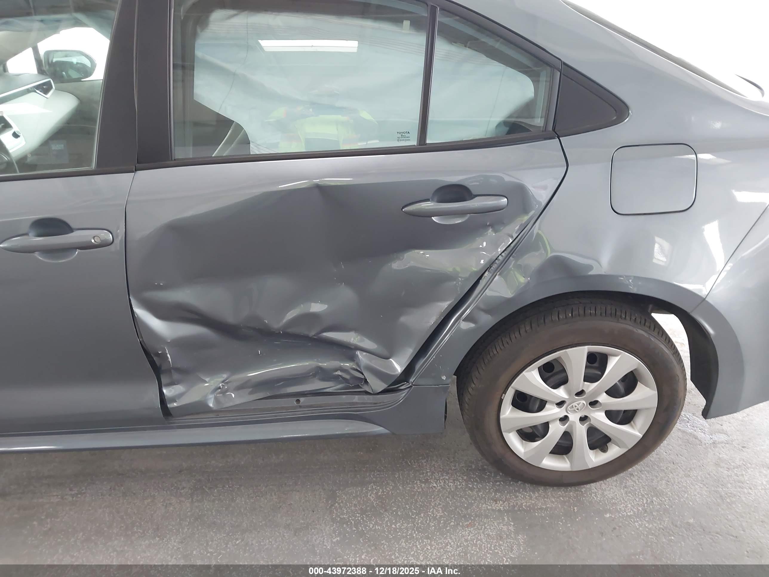 TOYOTA COROLLA image 6