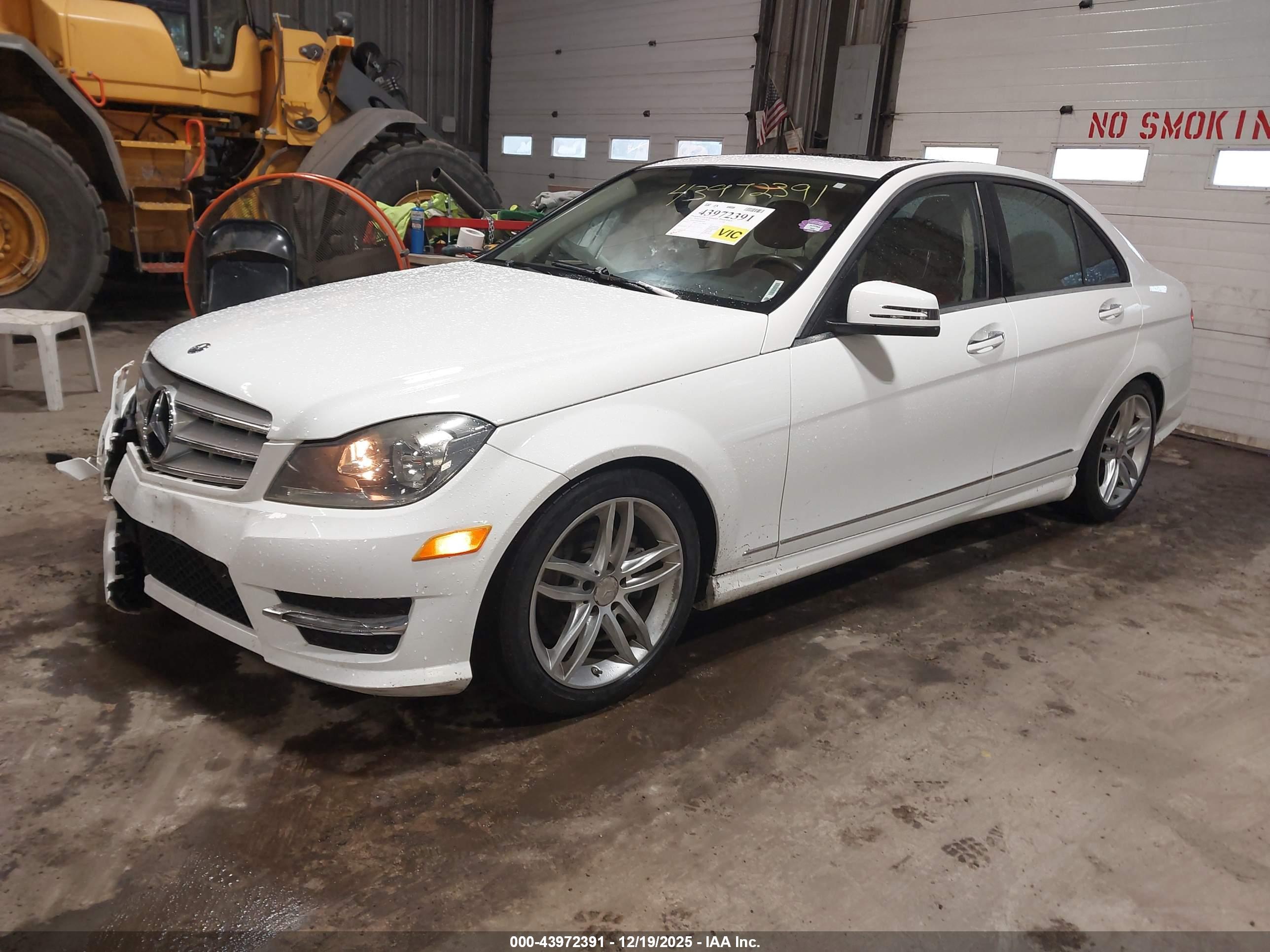 MERCEDES-BENZ C image 2