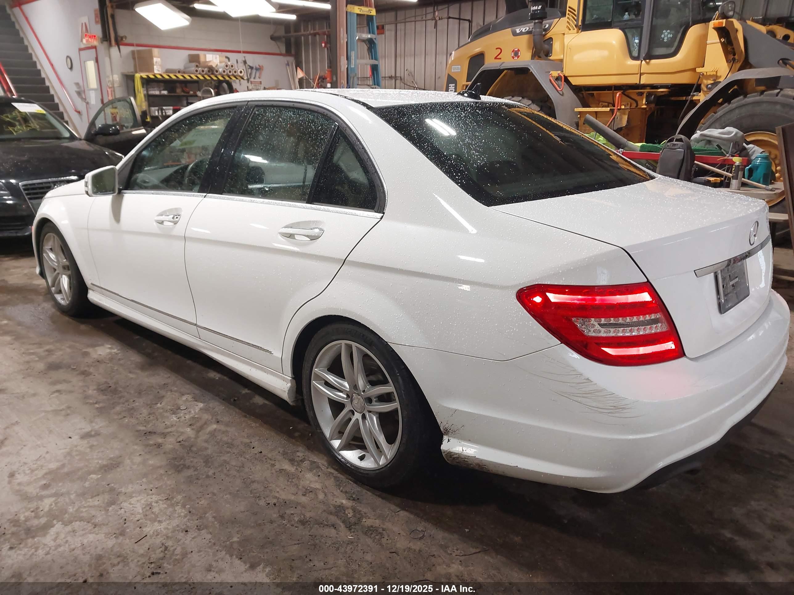 MERCEDES-BENZ C image 3