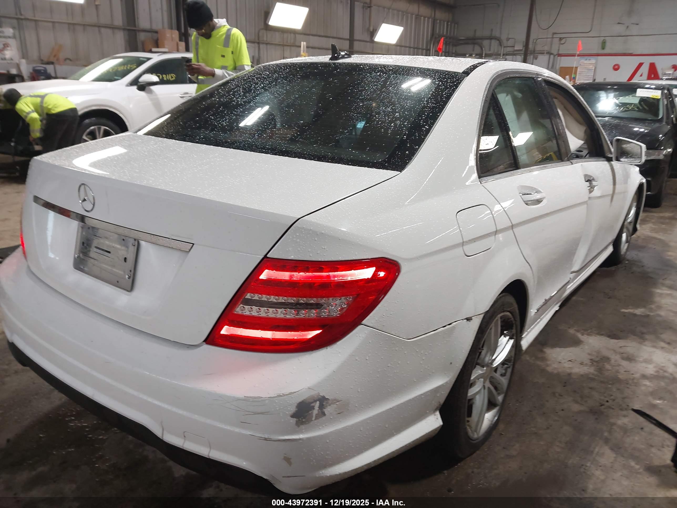 MERCEDES-BENZ C image 4