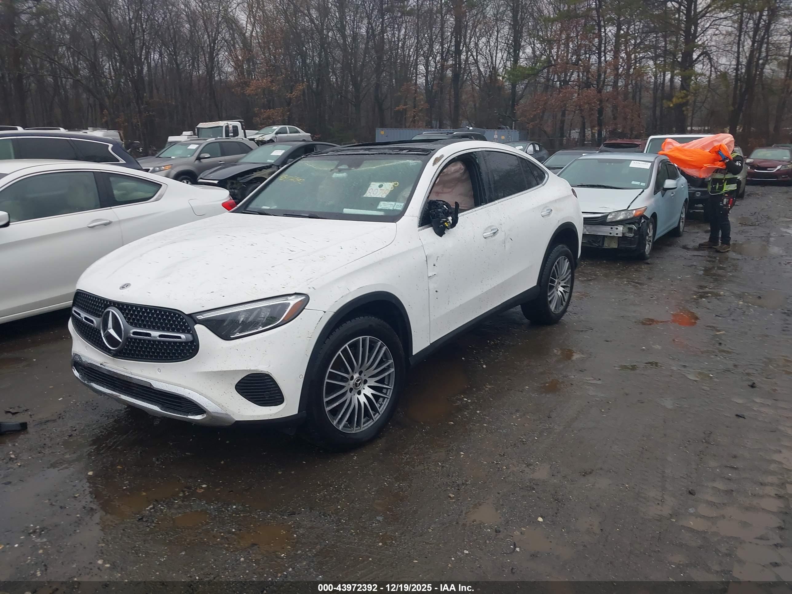 MERCEDES-BENZ GLC image 2