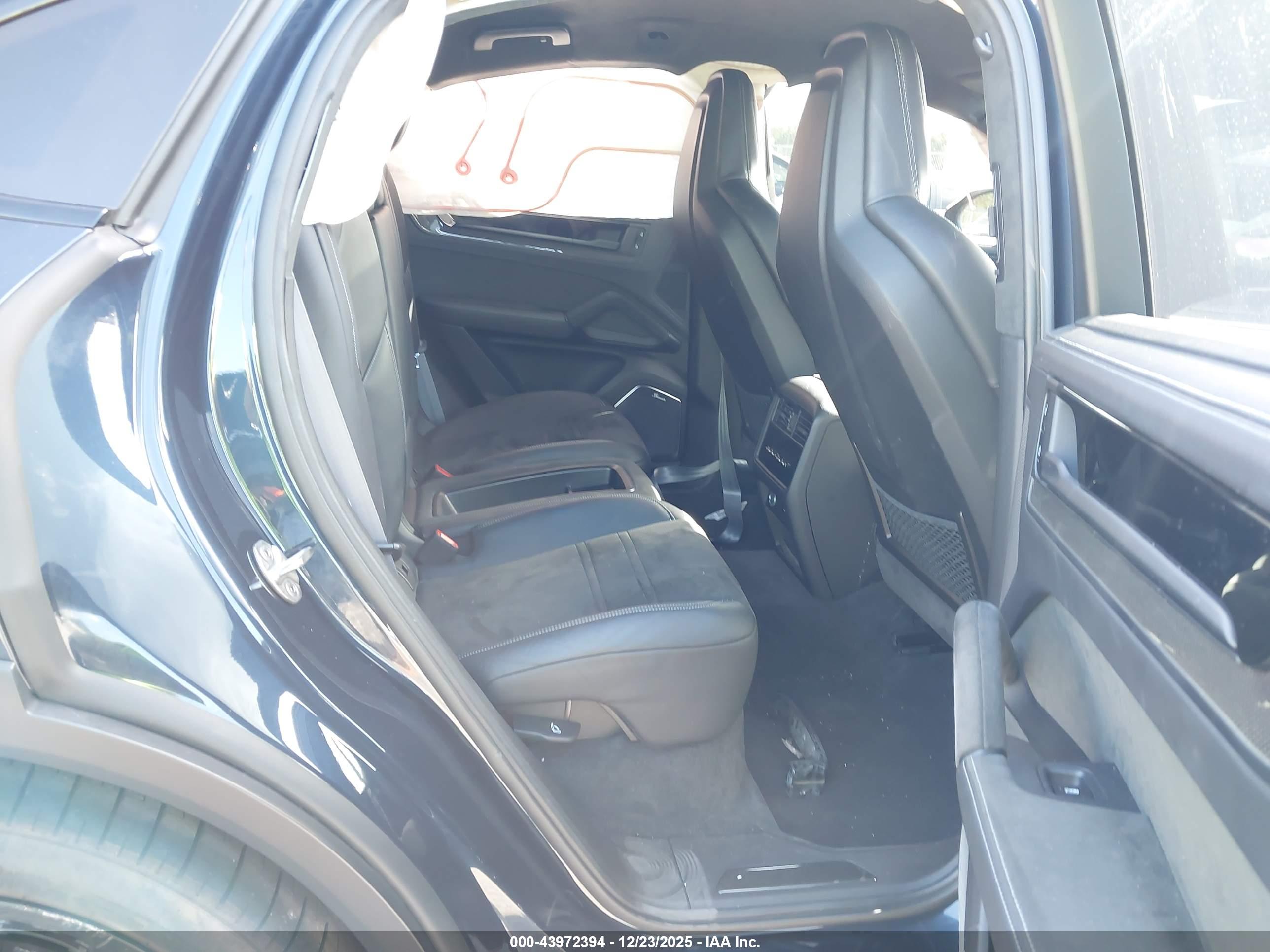 PORSCHE CAYENNE image 8