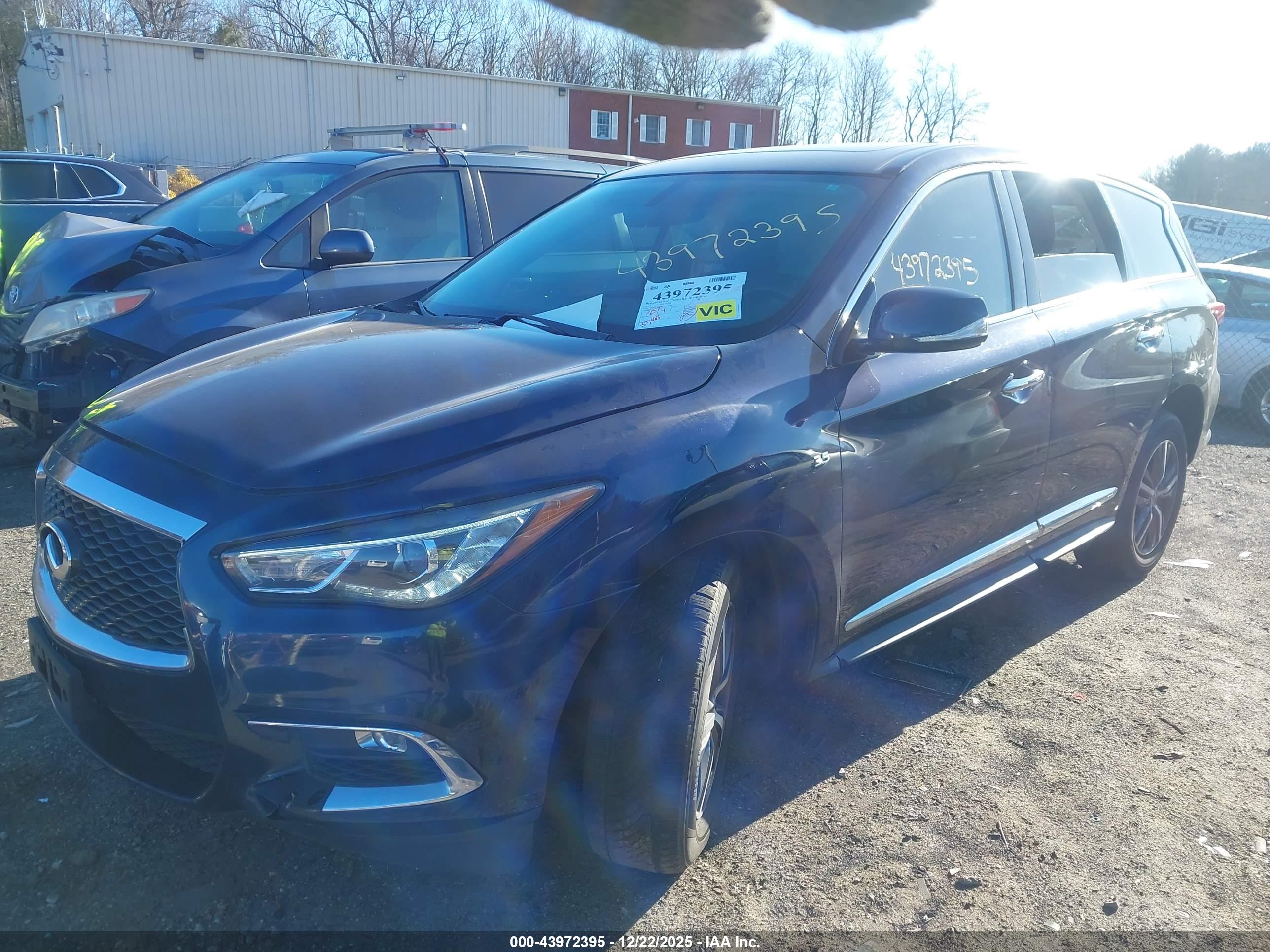 INFINITI QX60 image 2