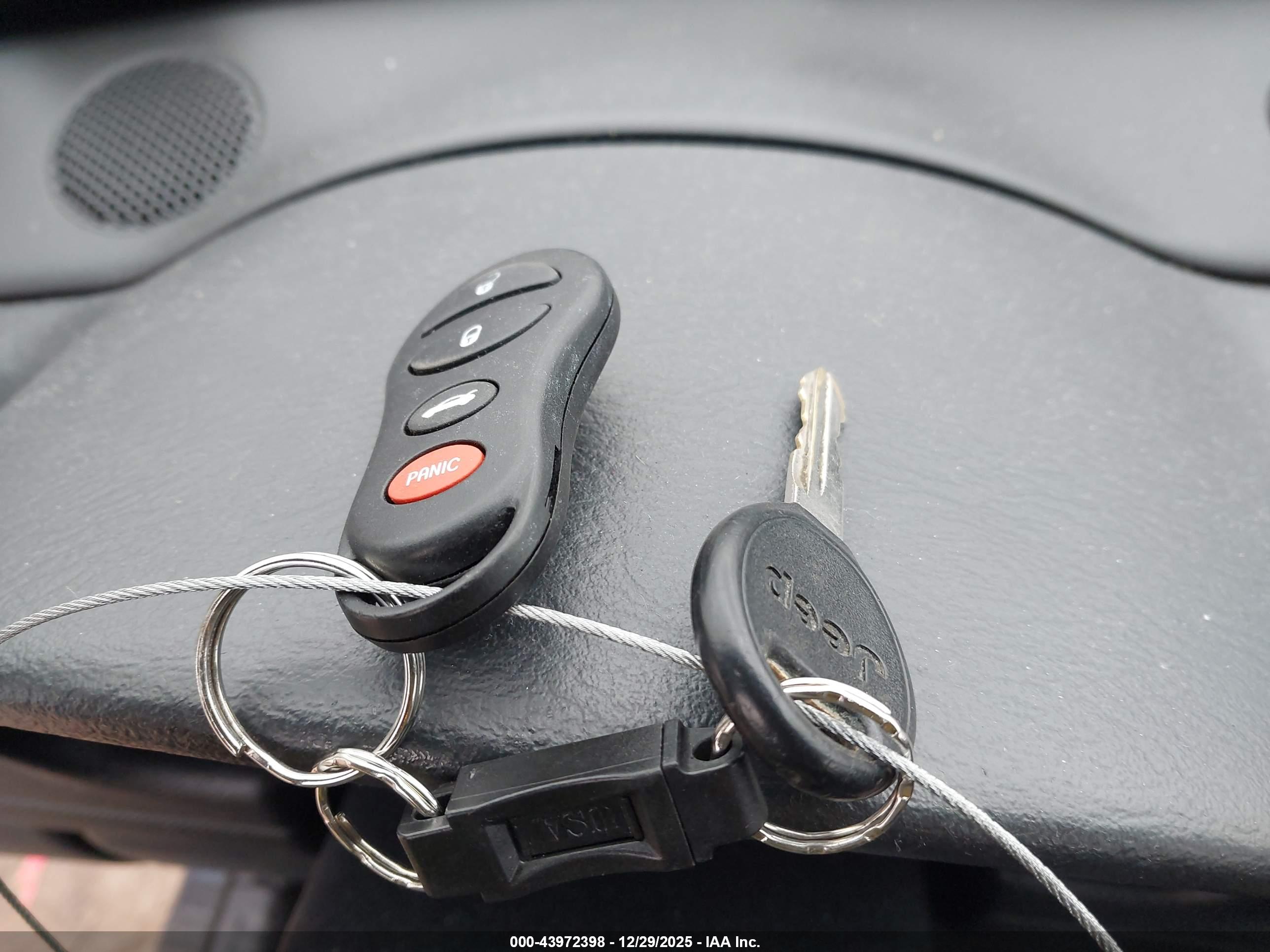 JEEP LIBERTY image 11