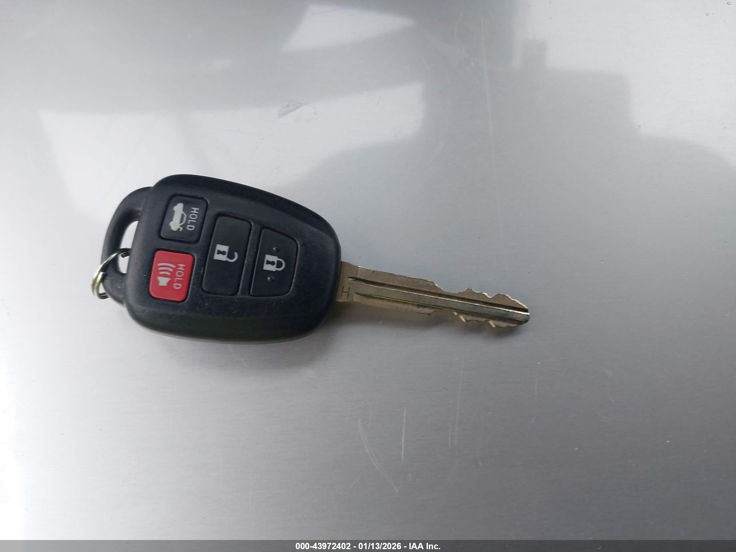 TOYOTA COROLLA image 11