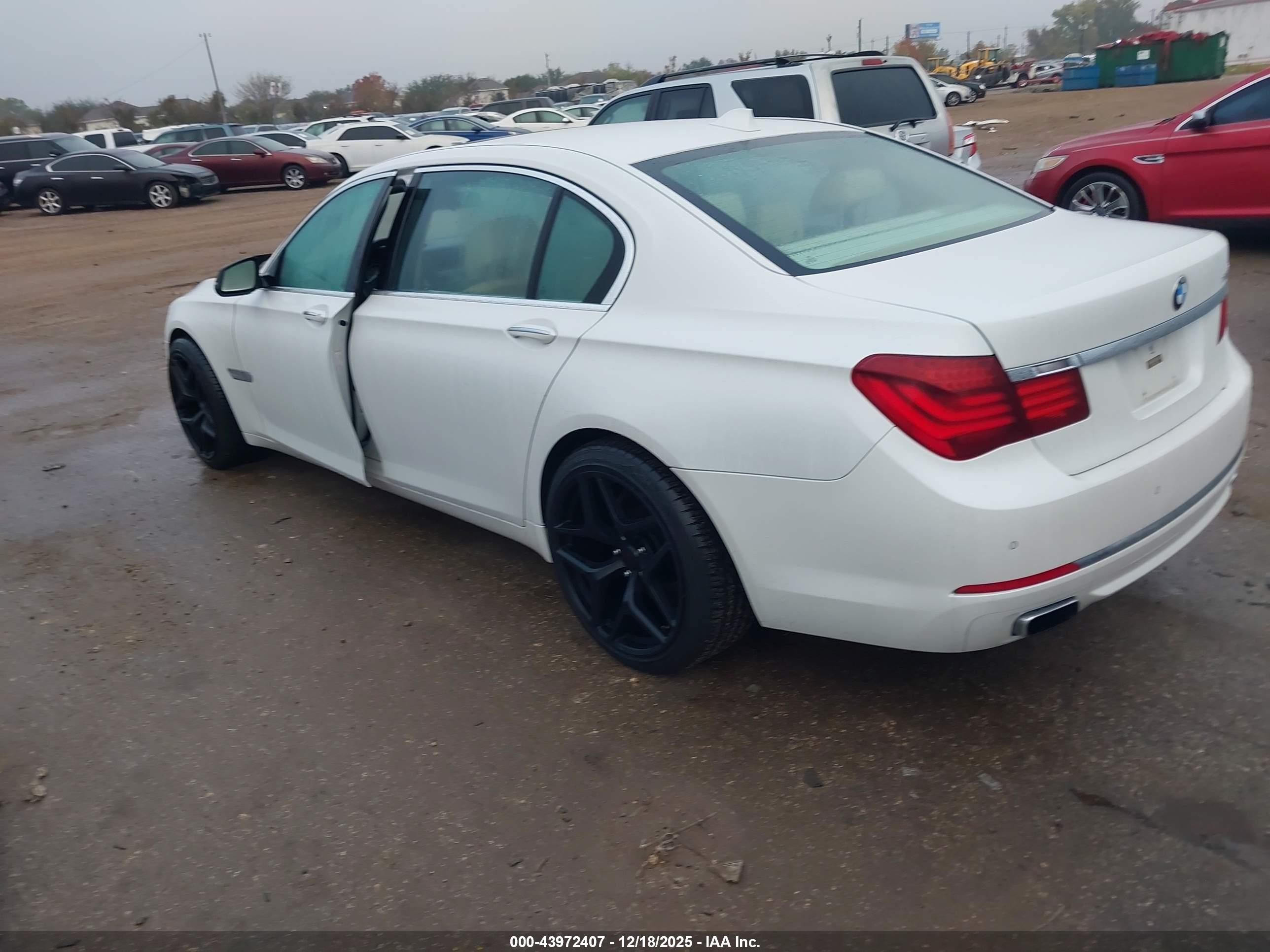 BMW 750LI image 3