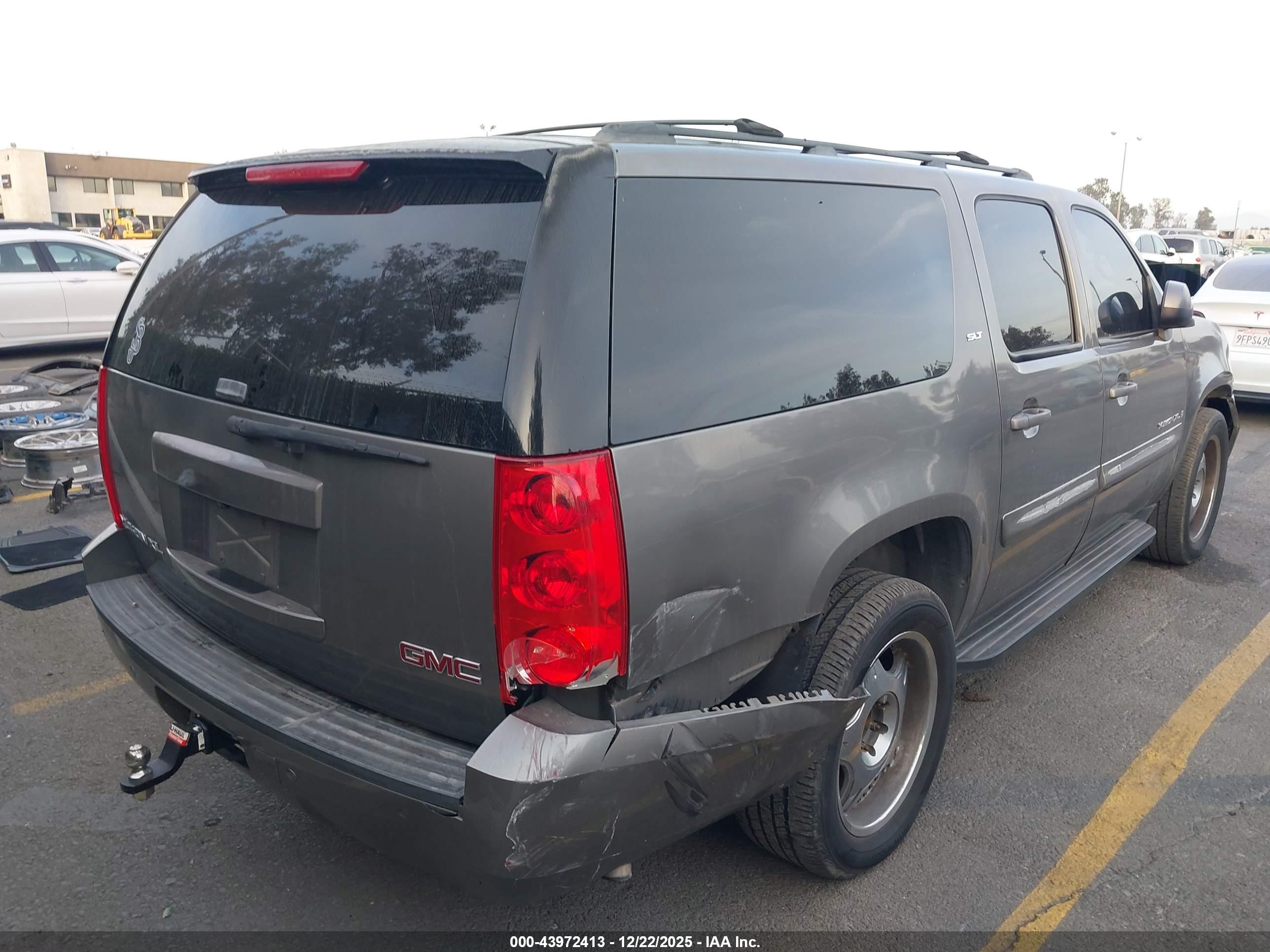GMC YUKON image 4