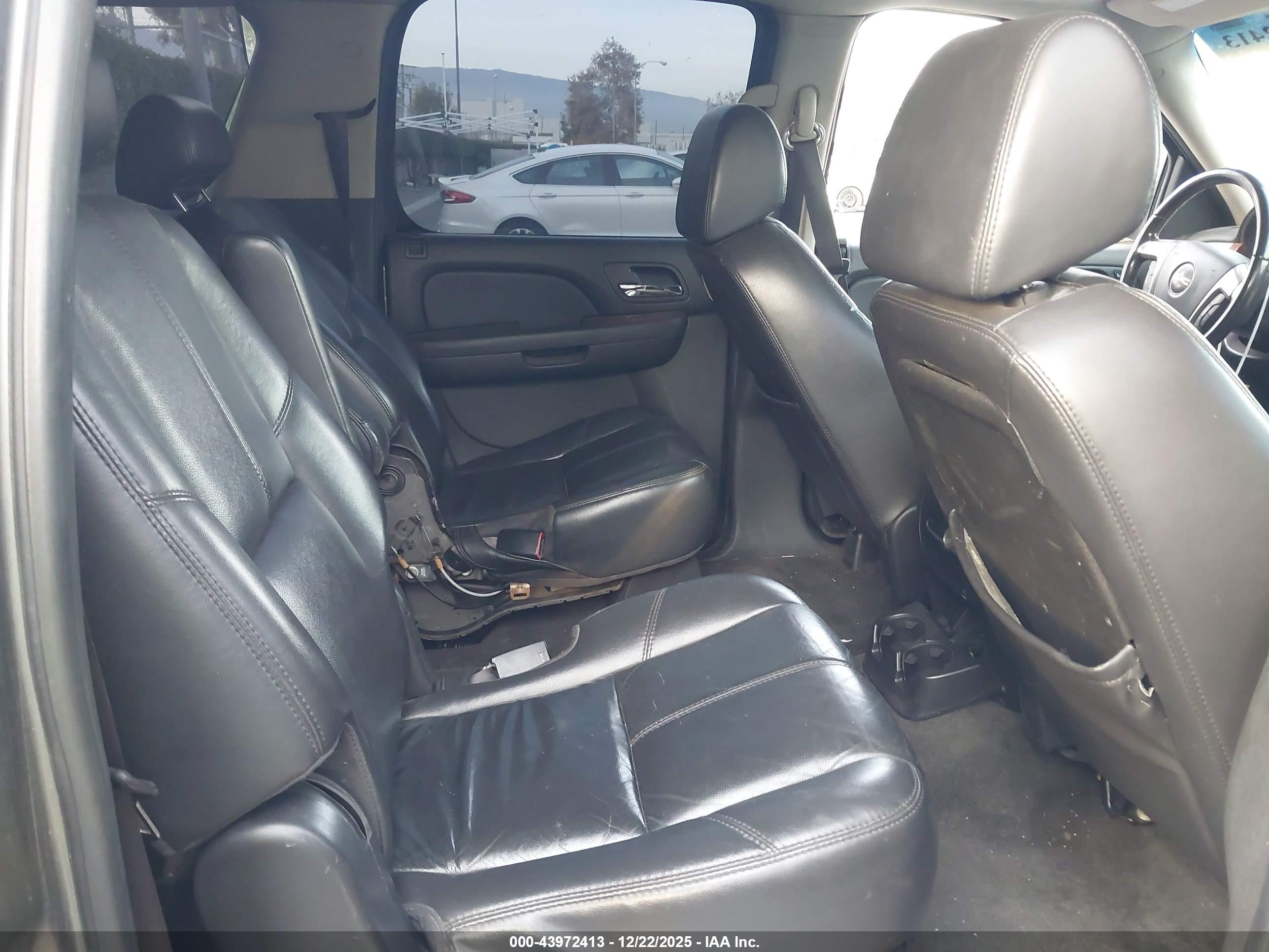 GMC YUKON image 8