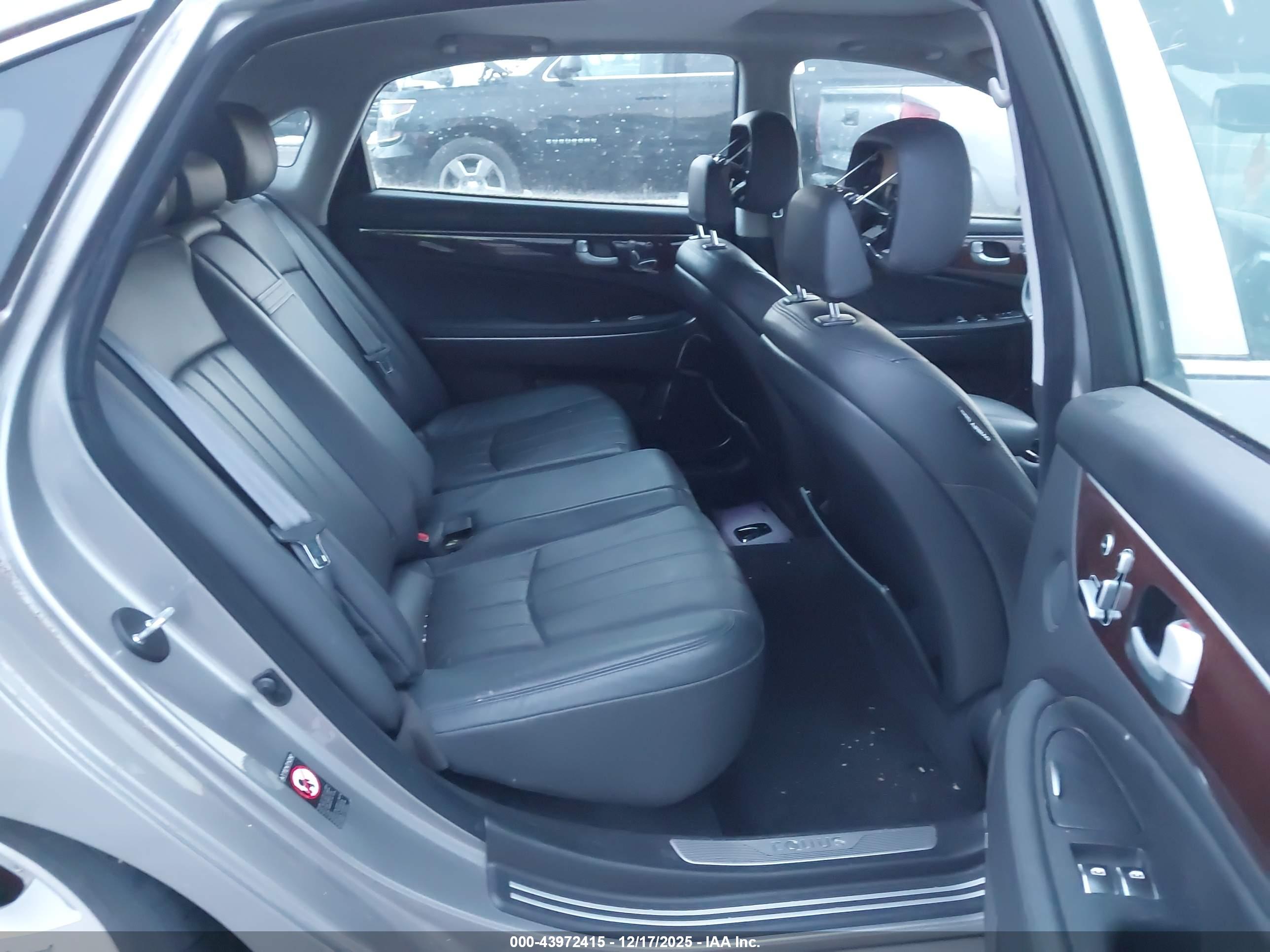HYUNDAI EQUUS image 8