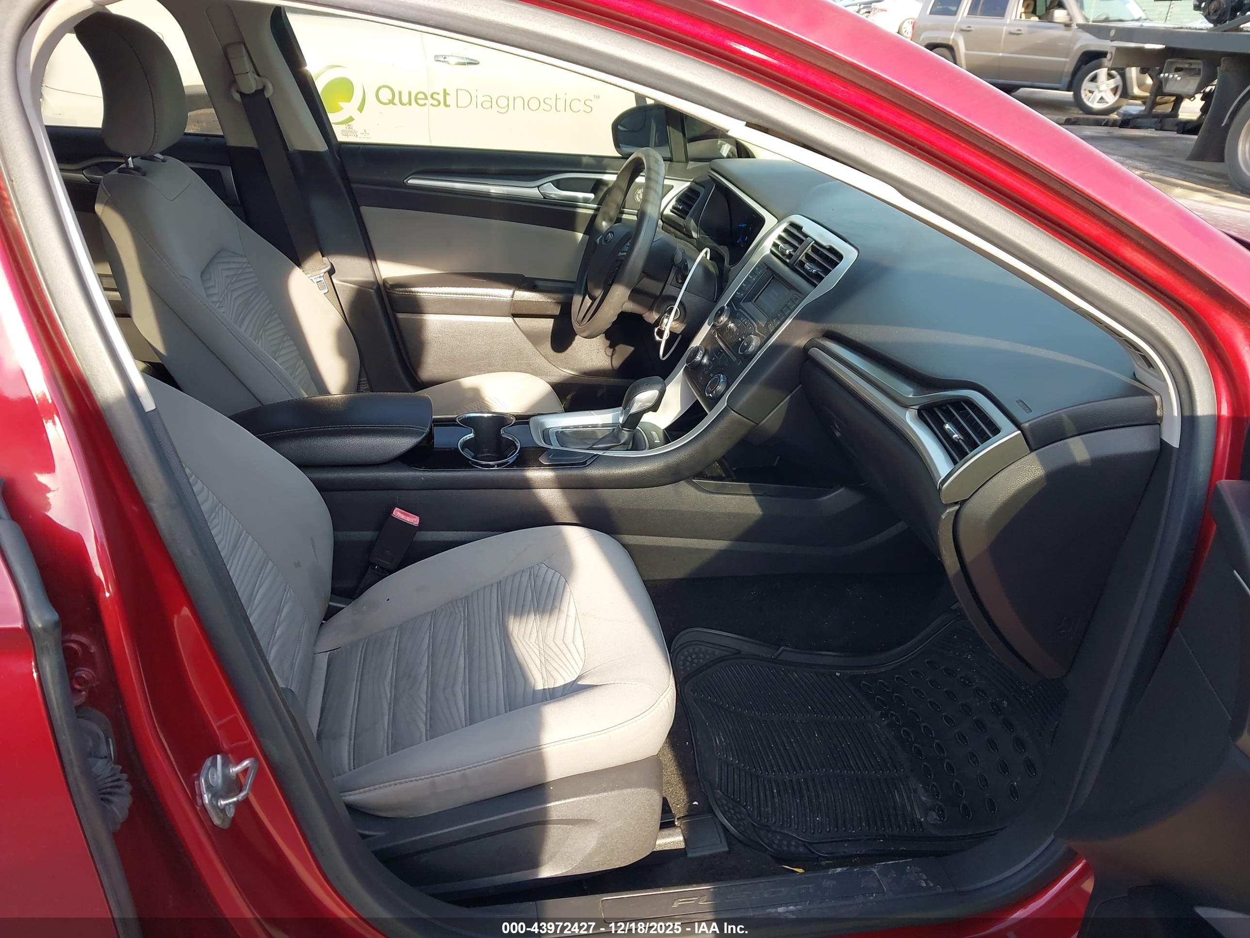 FORD FUSION image 5