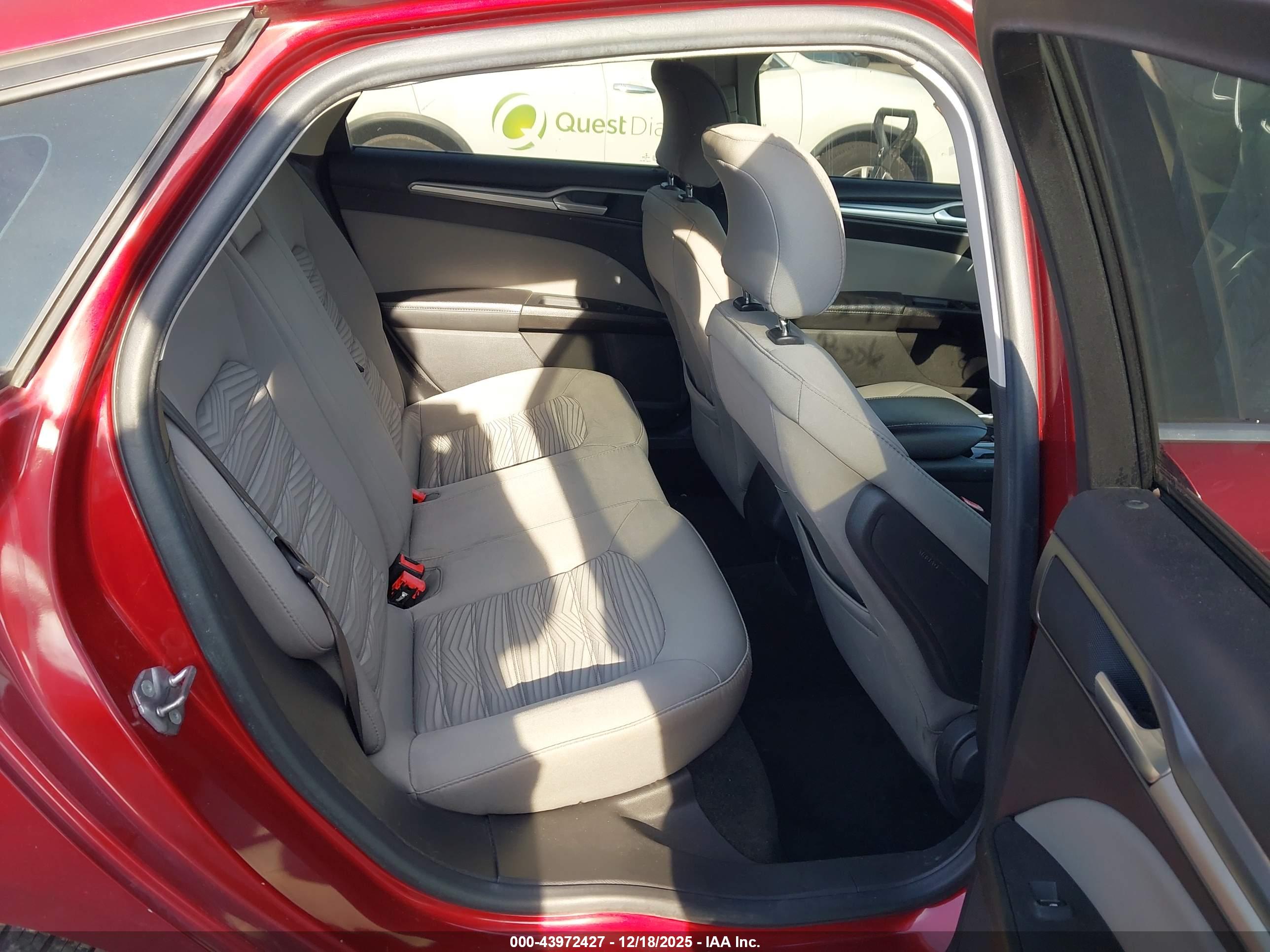 FORD FUSION image 8