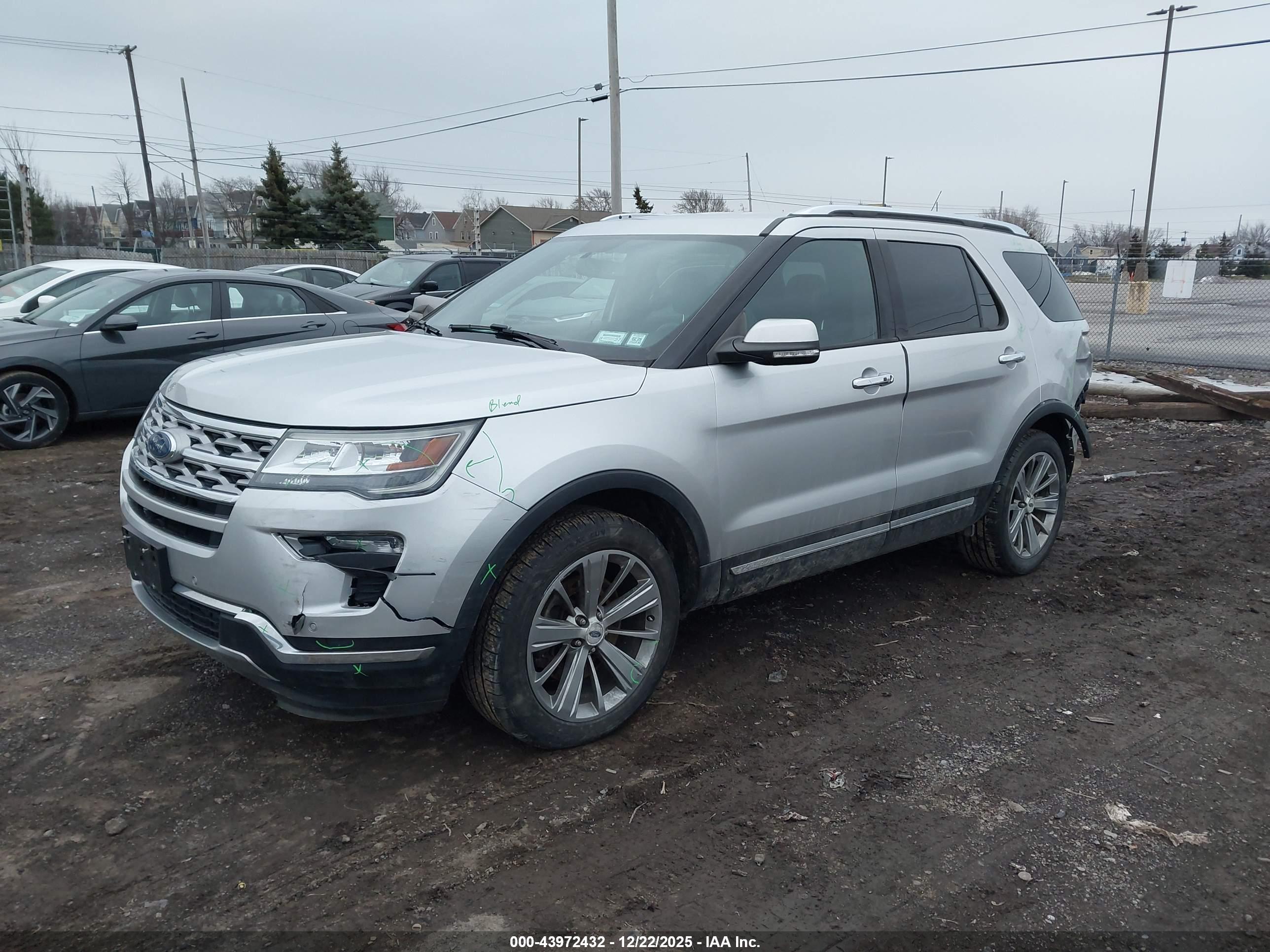 FORD EXPLORER image 2
