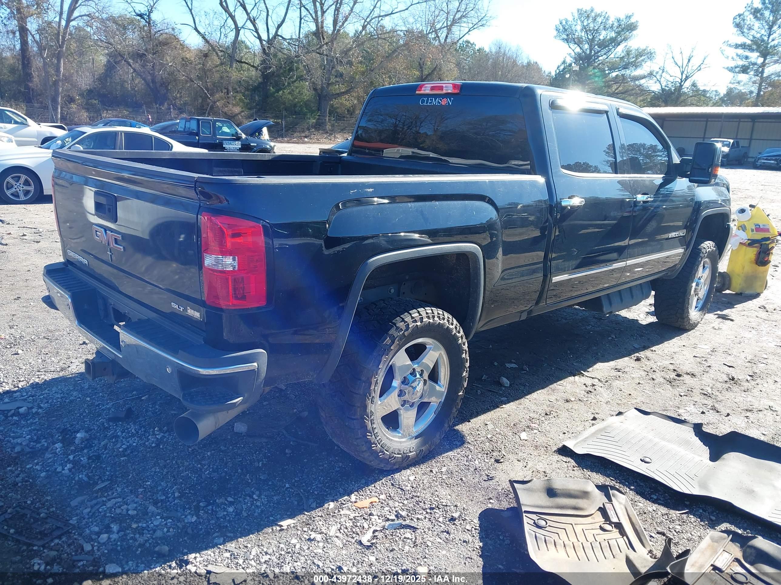 GMC SIERRA image 4