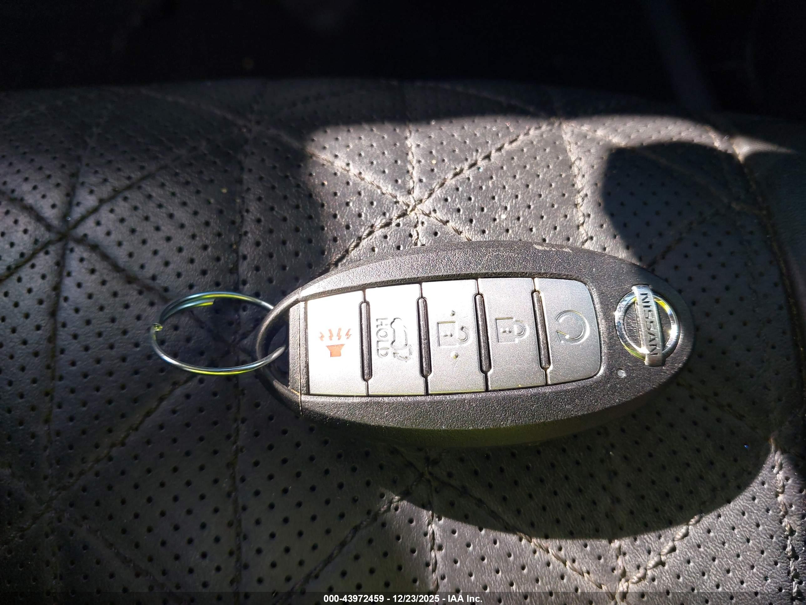 NISSAN MURANO image 11