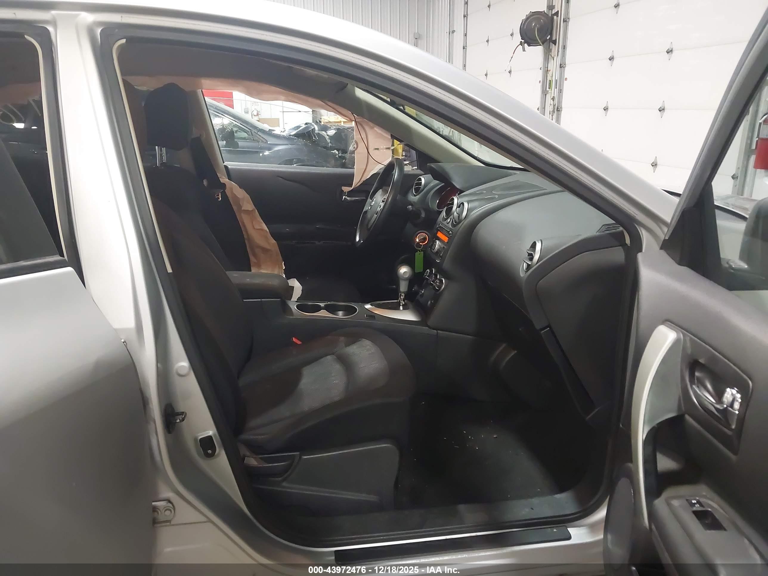 NISSAN ROGUE image 5