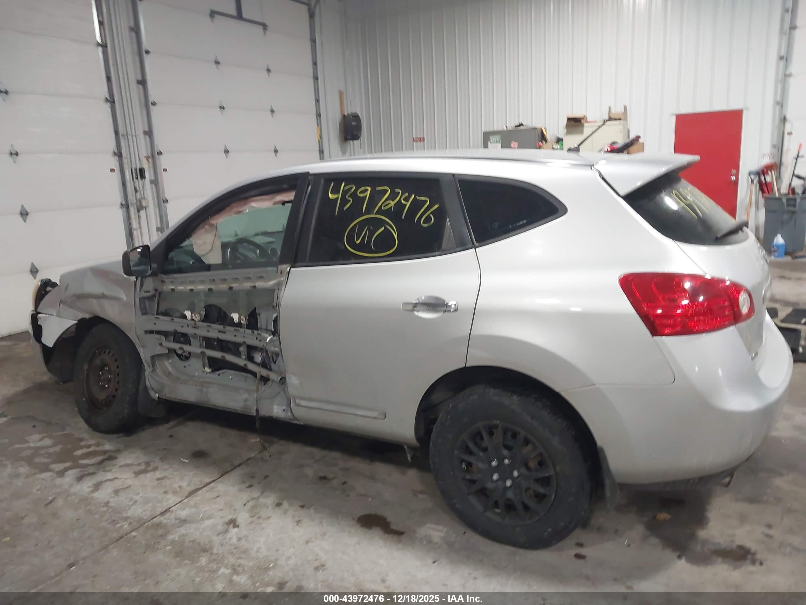 NISSAN ROGUE image 6