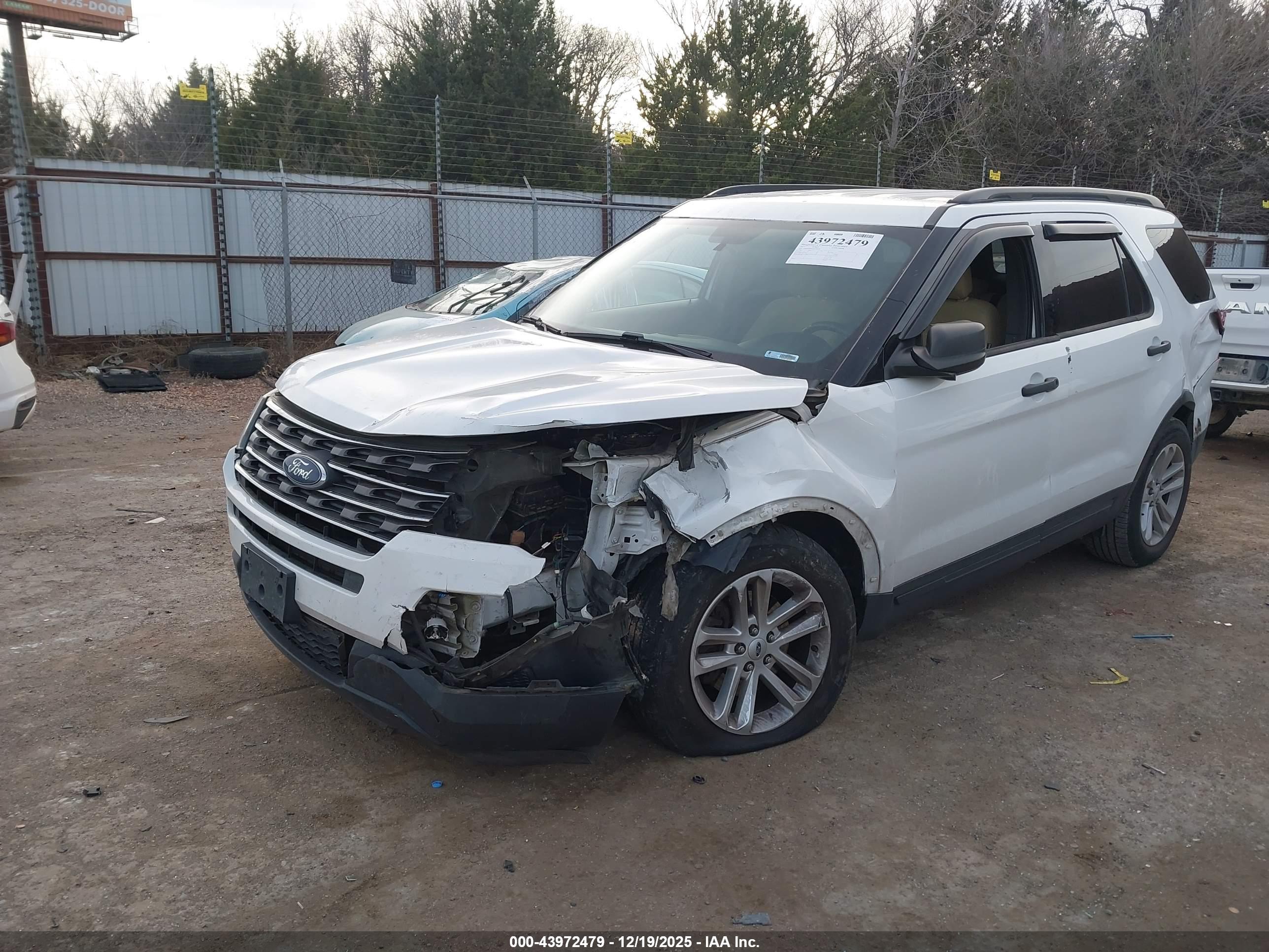 FORD EXPLORER image 2