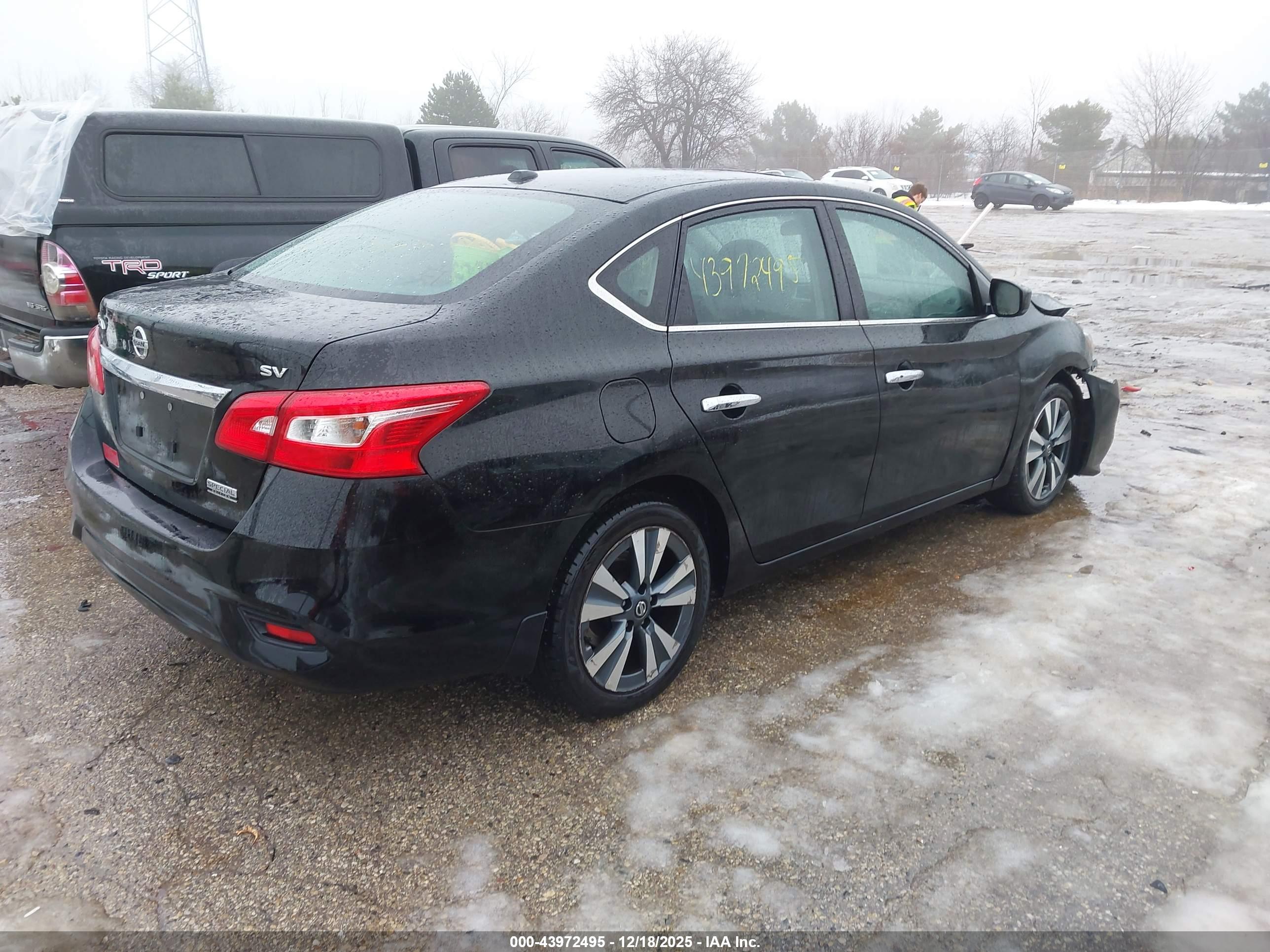 NISSAN SENTRA image 4