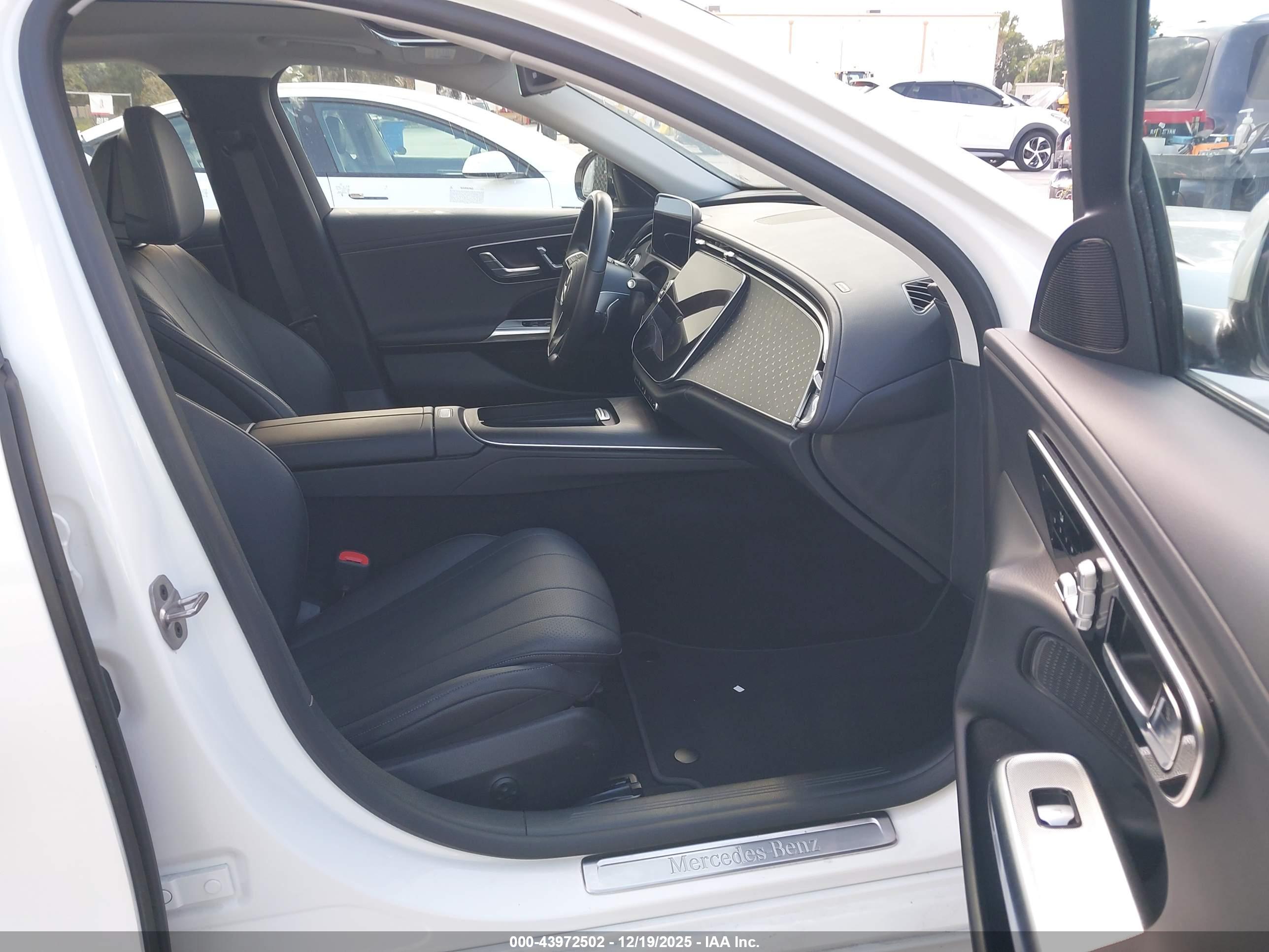 MERCEDES-BENZ E image 5