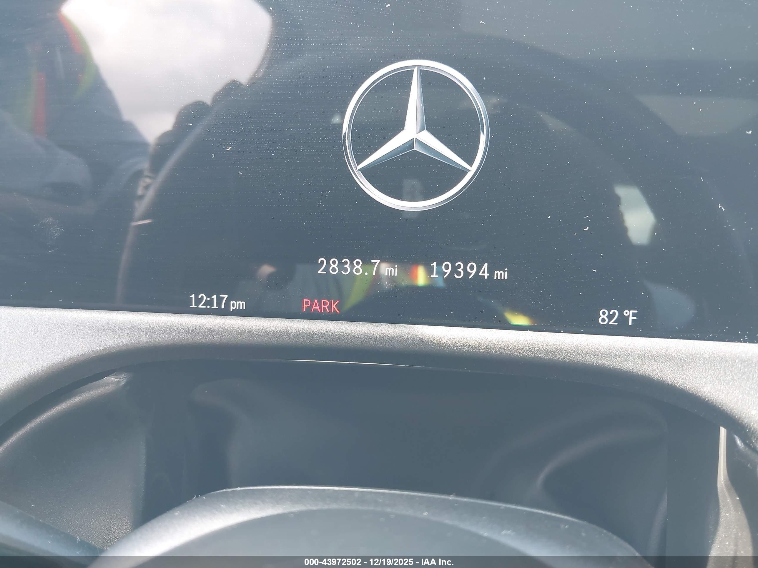 MERCEDES-BENZ E image 7