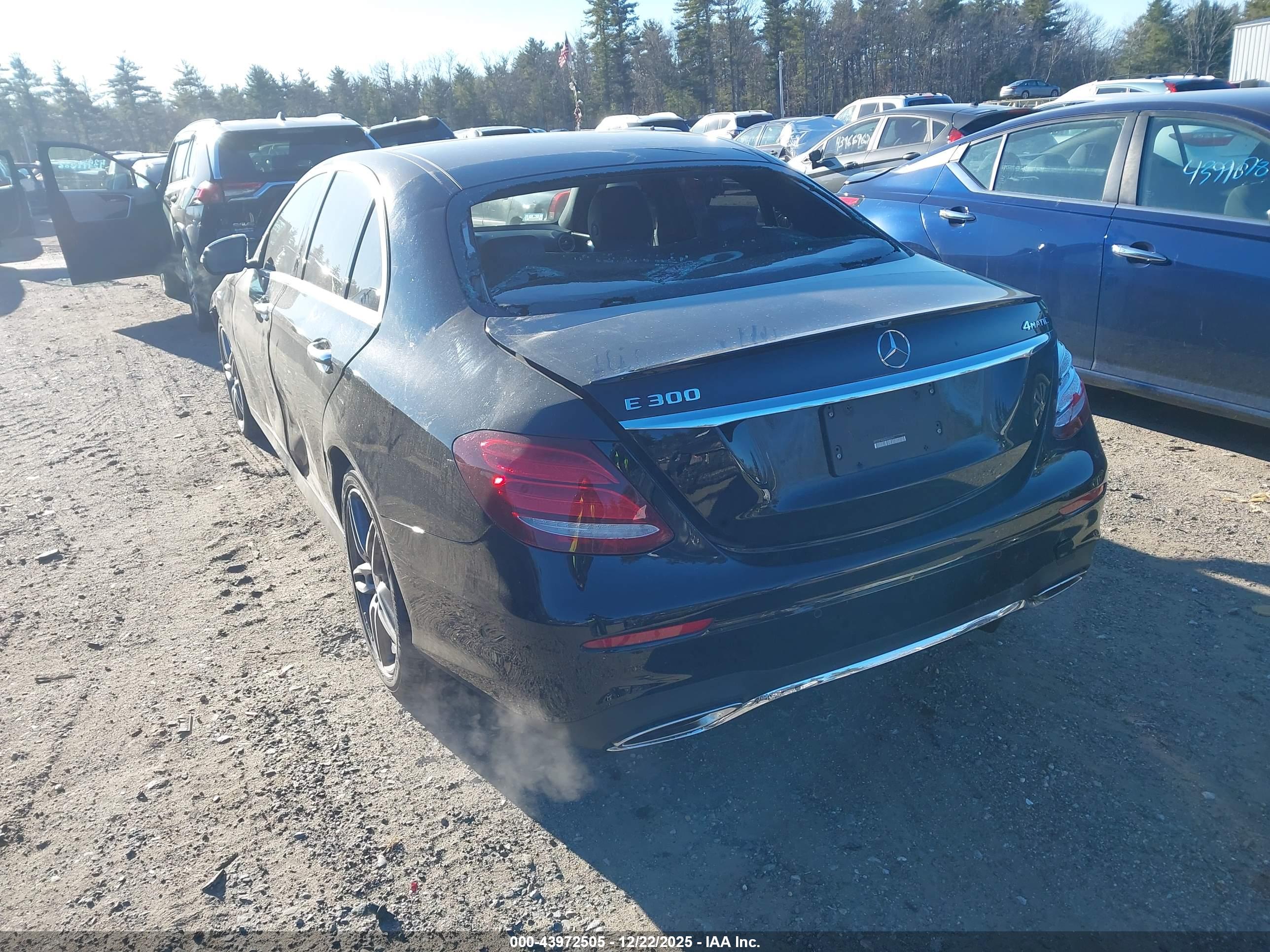 MERCEDES-BENZ E image 3