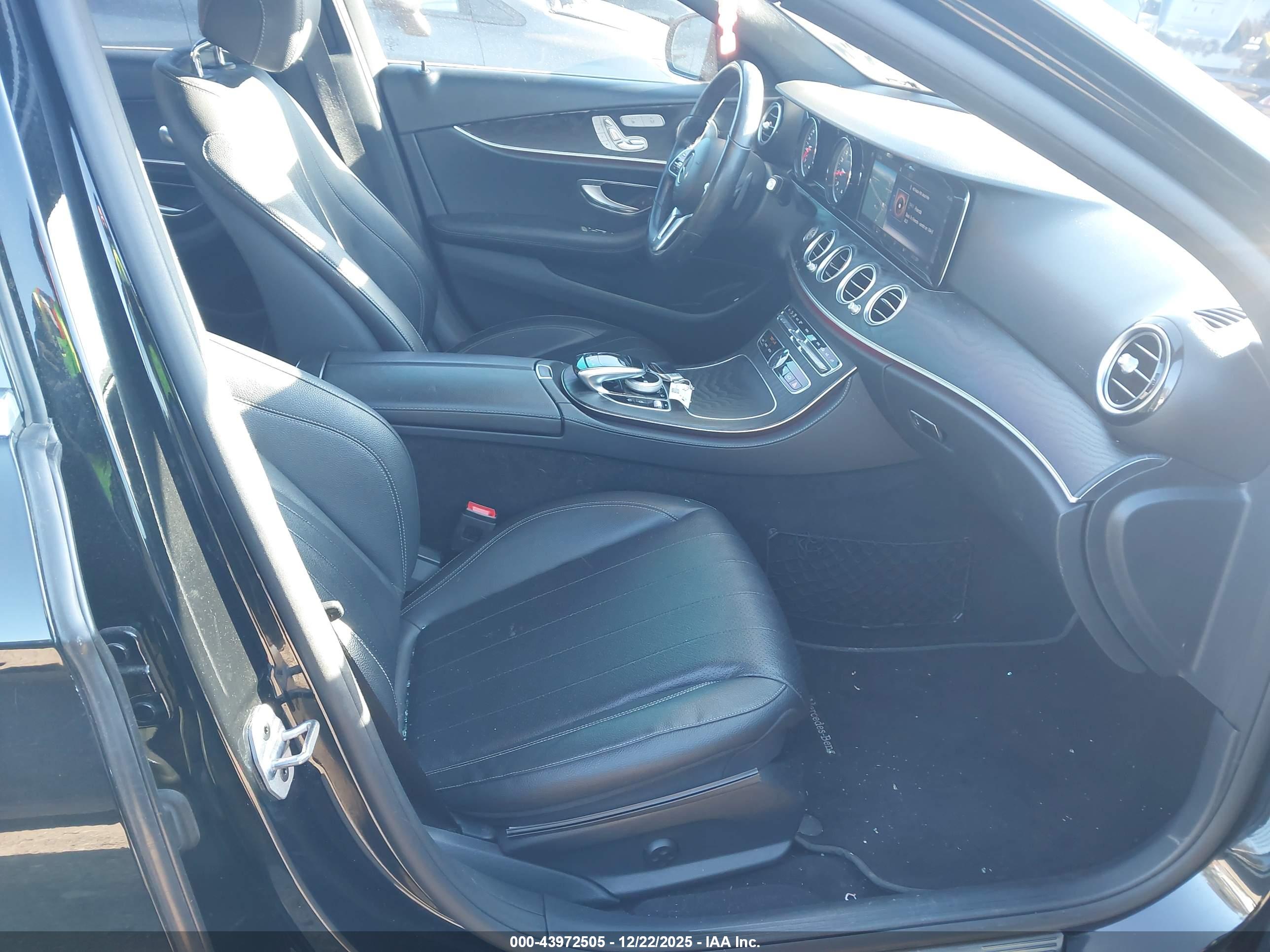 MERCEDES-BENZ E image 5