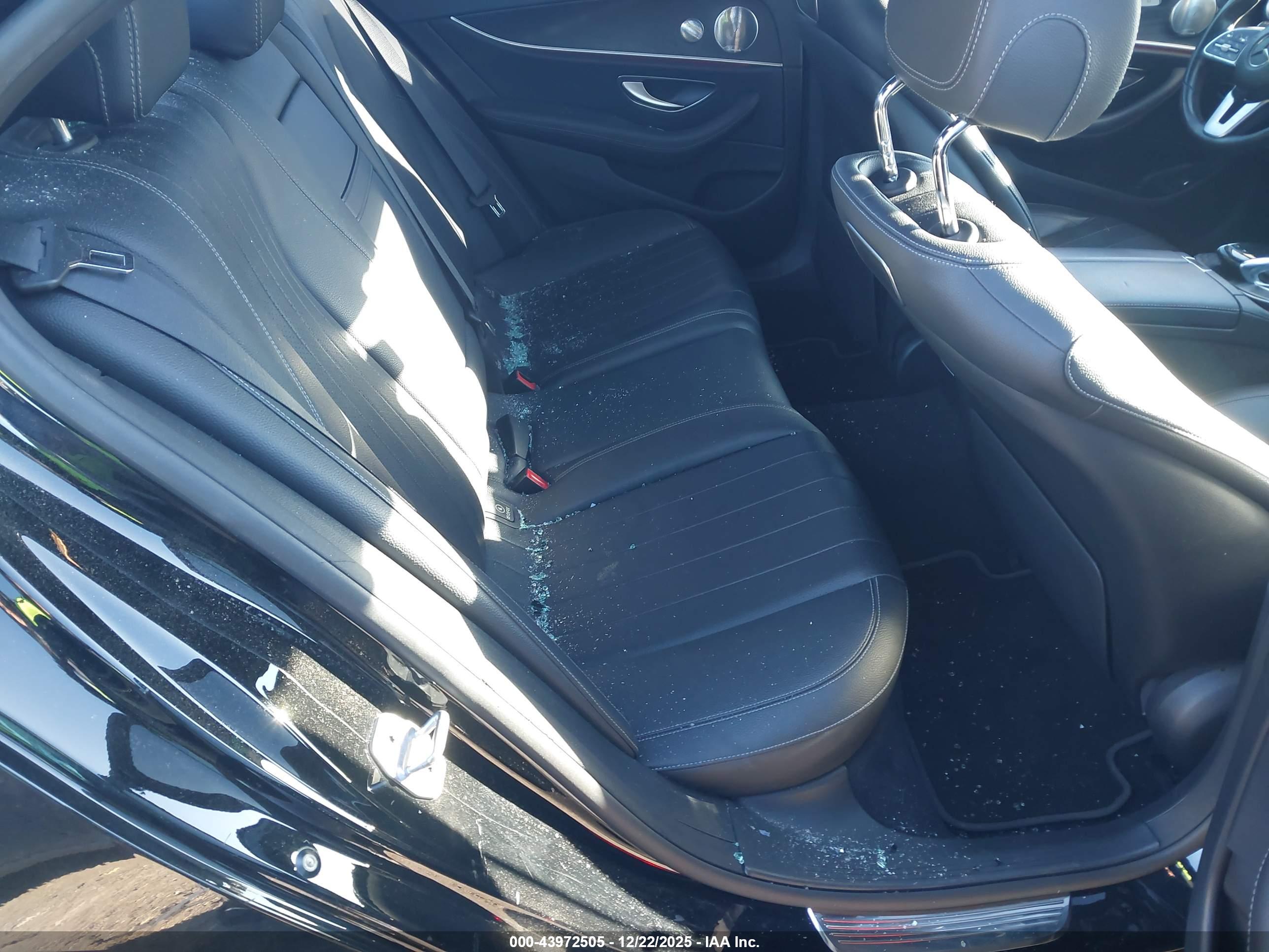 MERCEDES-BENZ E image 8