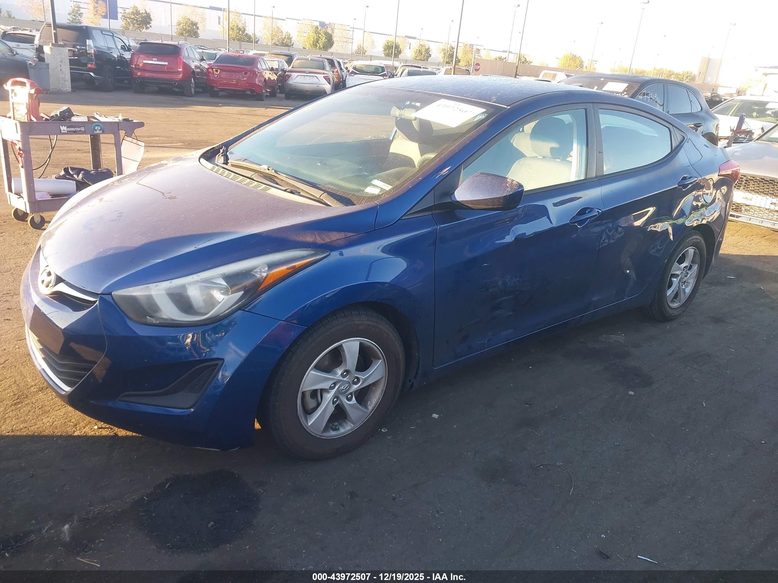 HYUNDAI ELANTRA image 2