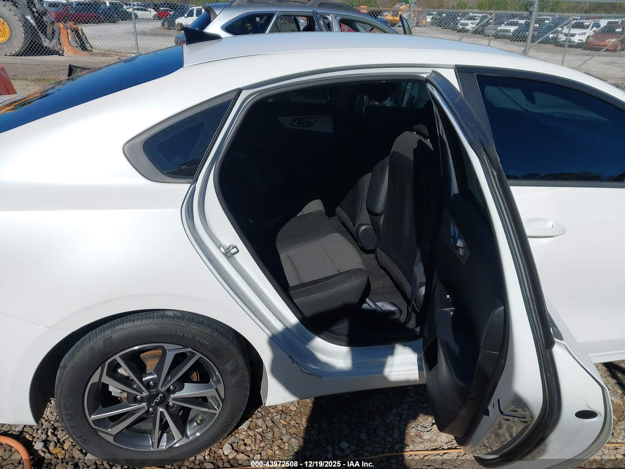 KIA FORTE image 8