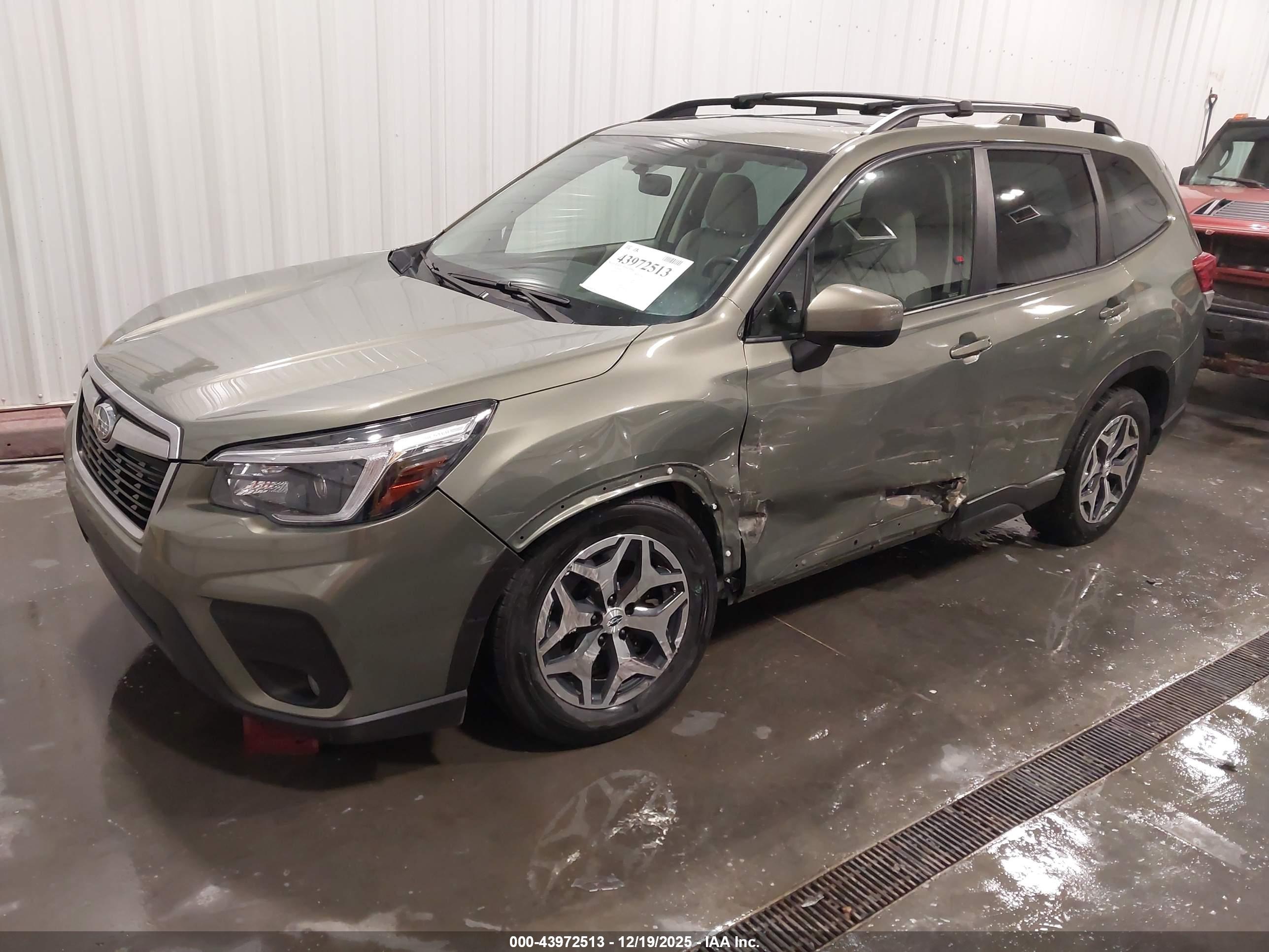 SUBARU FORESTER image 2