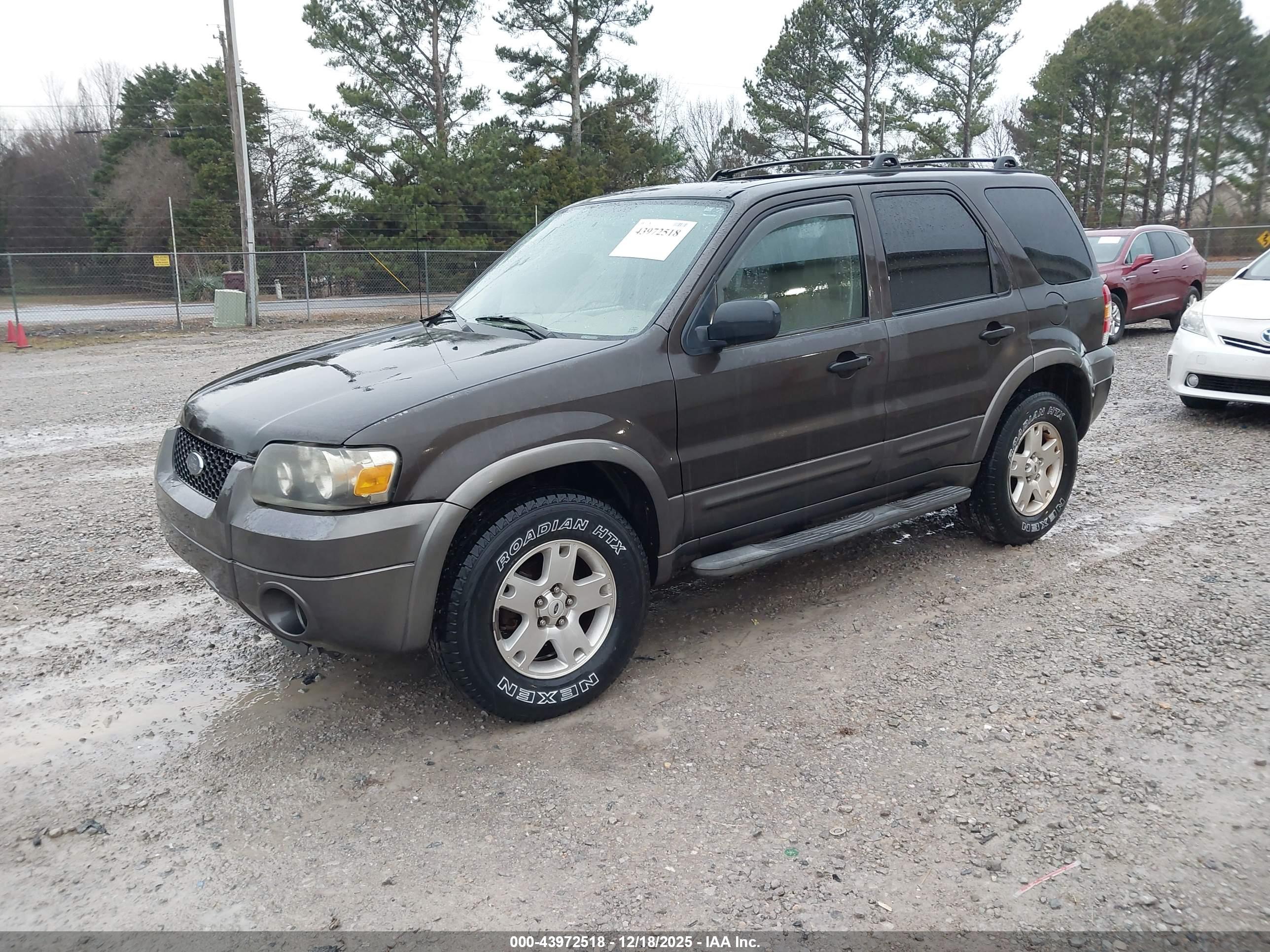 FORD ESCAPE image 2