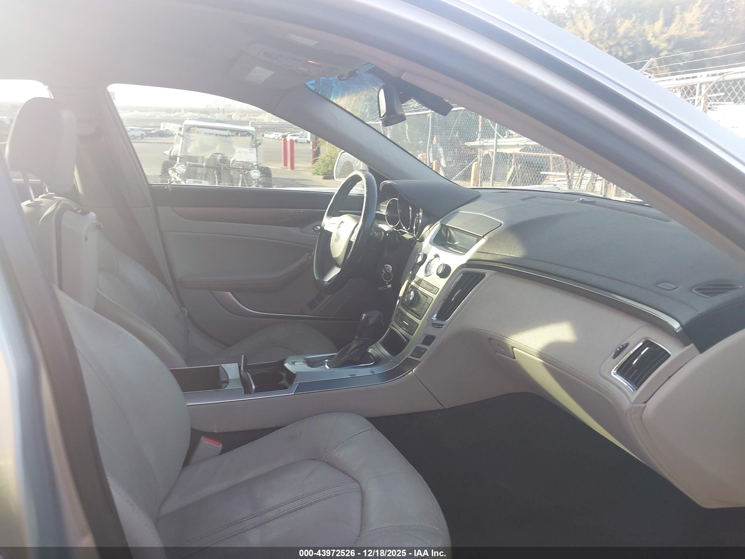 CADILLAC CTS image 5