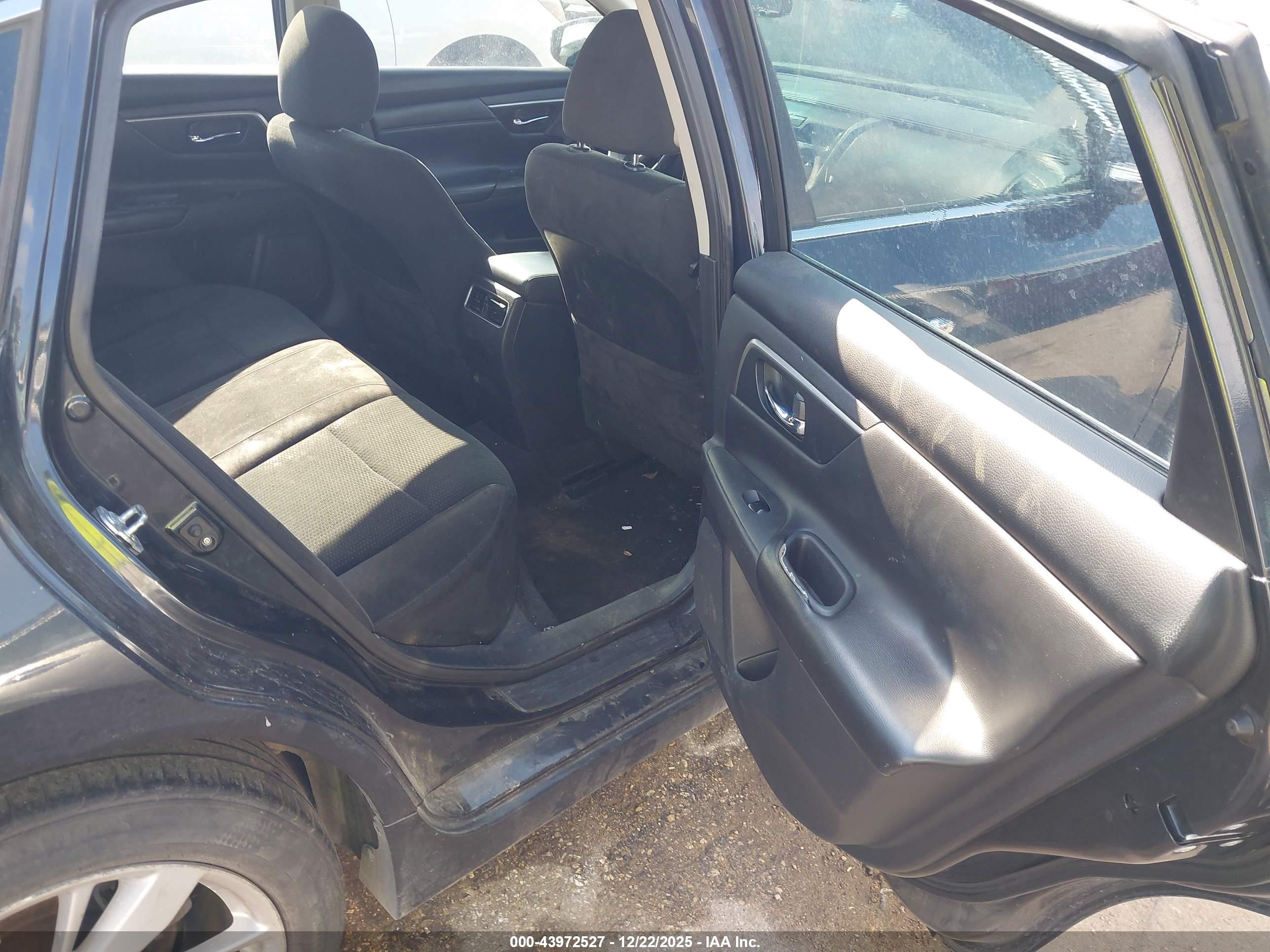 NISSAN ALTIMA image 8