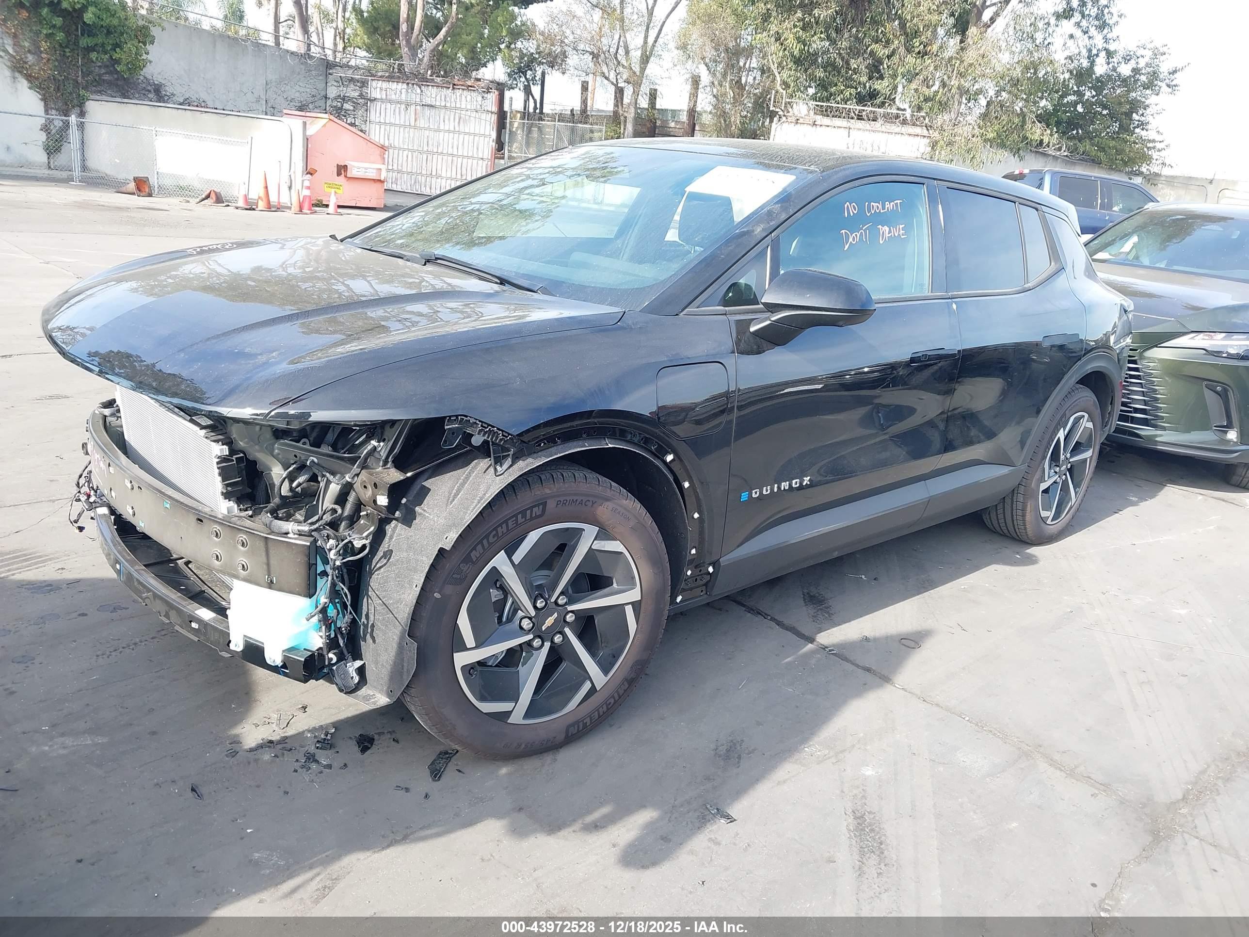 CHEVROLET EQUINOX image 2