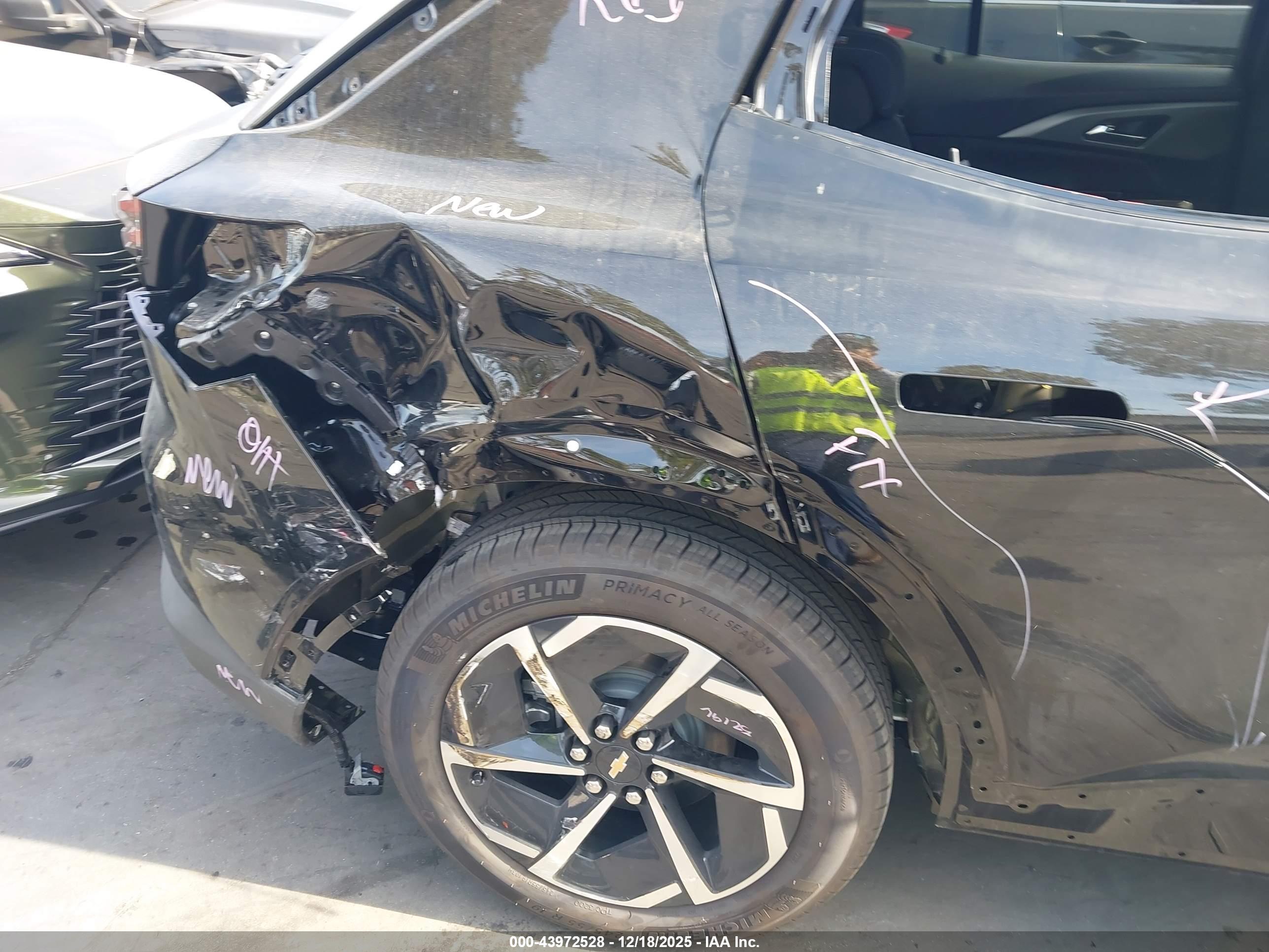 CHEVROLET EQUINOX image 6
