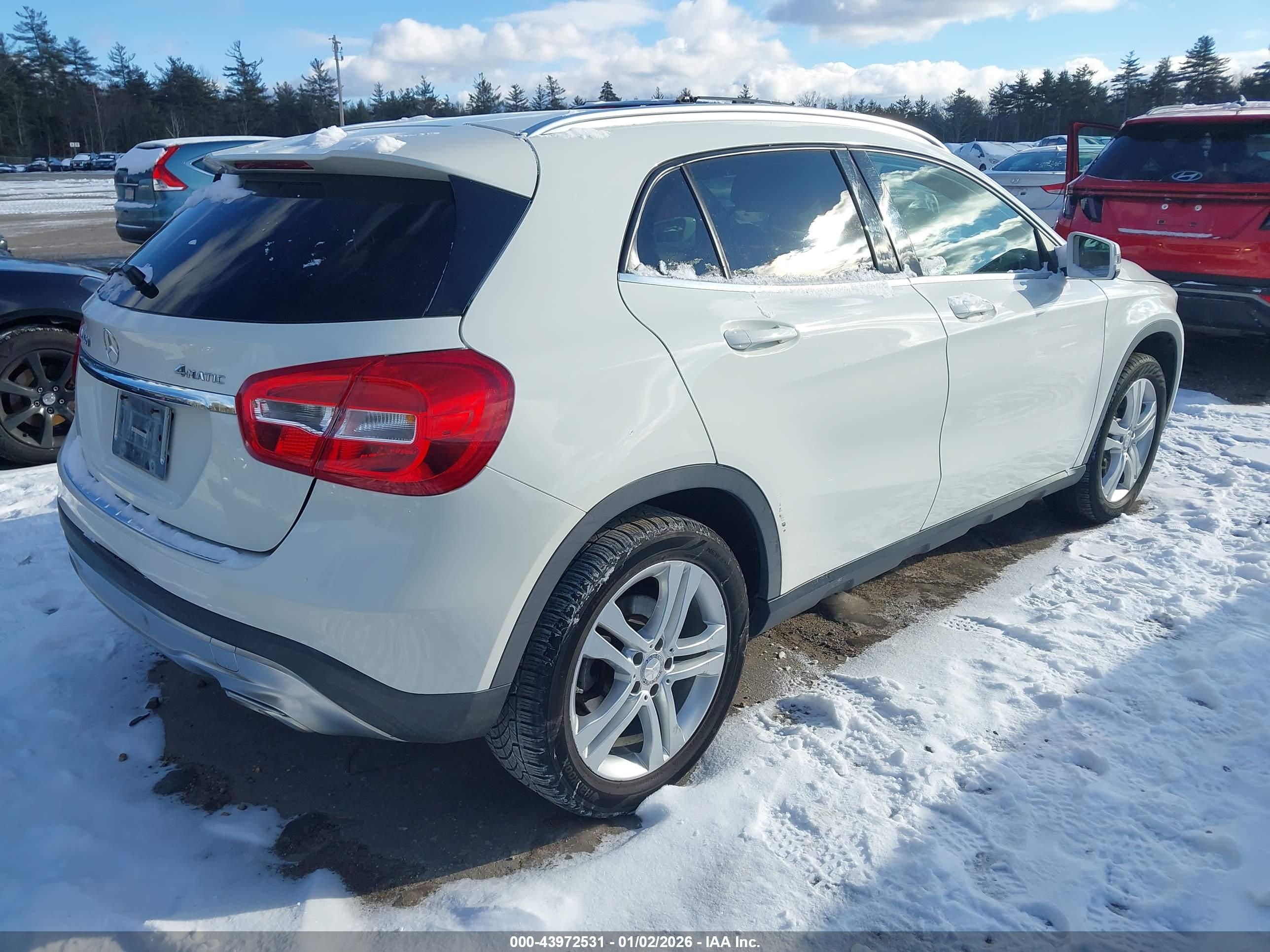 MERCEDES-BENZ GLA image 4