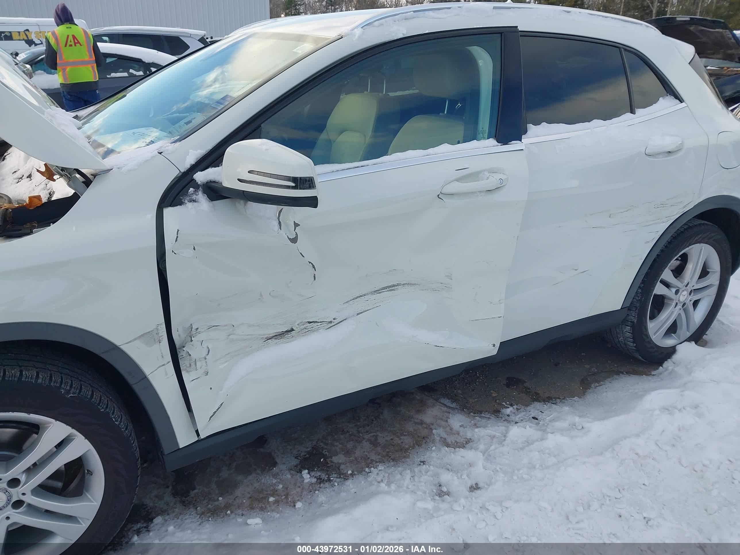 MERCEDES-BENZ GLA image 6