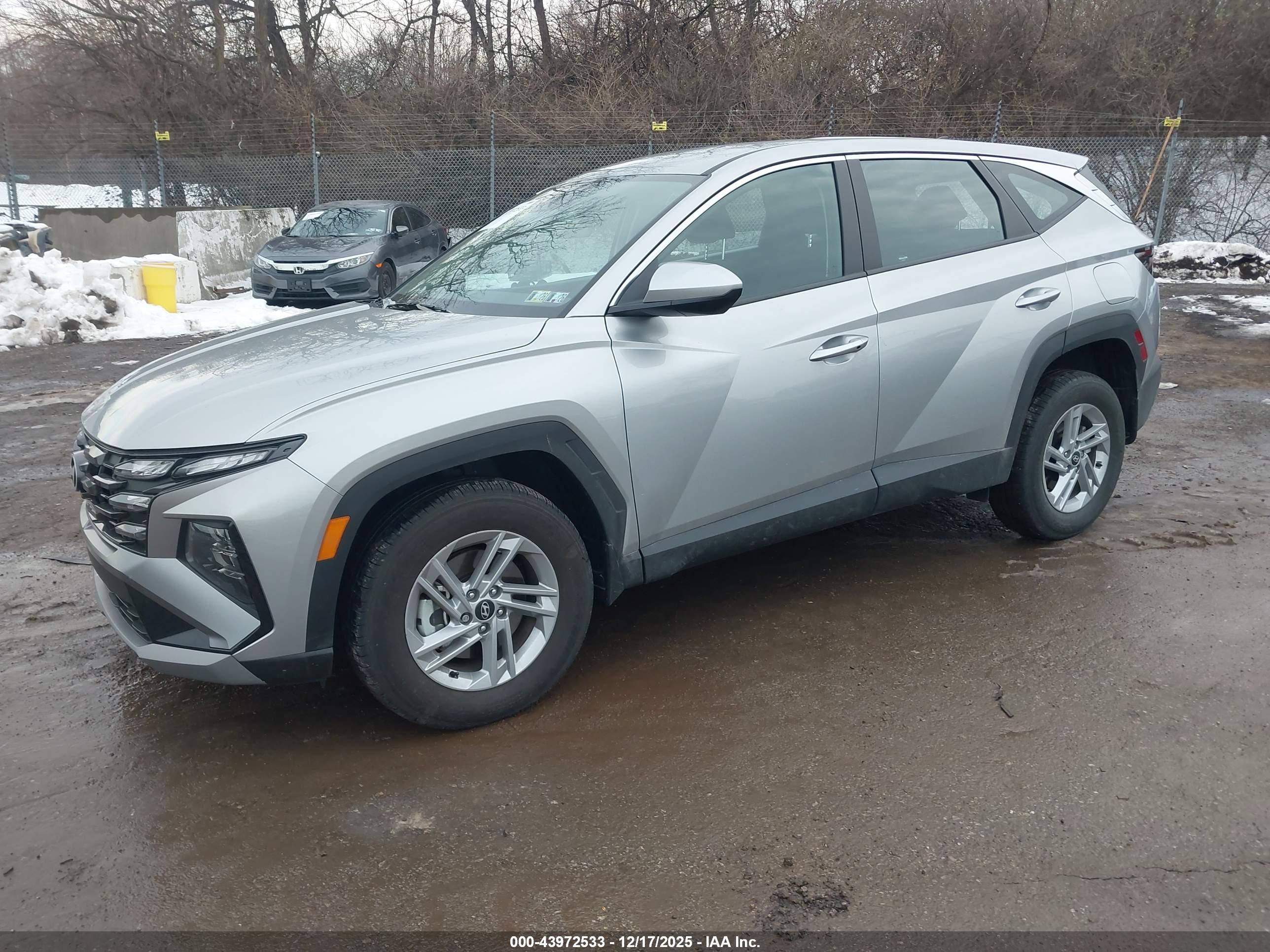 HYUNDAI TUCSON image 2
