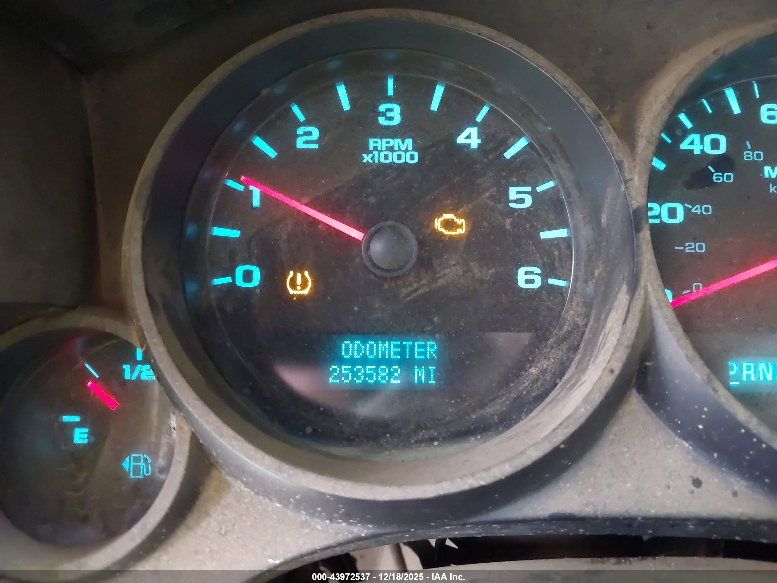 CHEVROLET SILVERADO image 7
