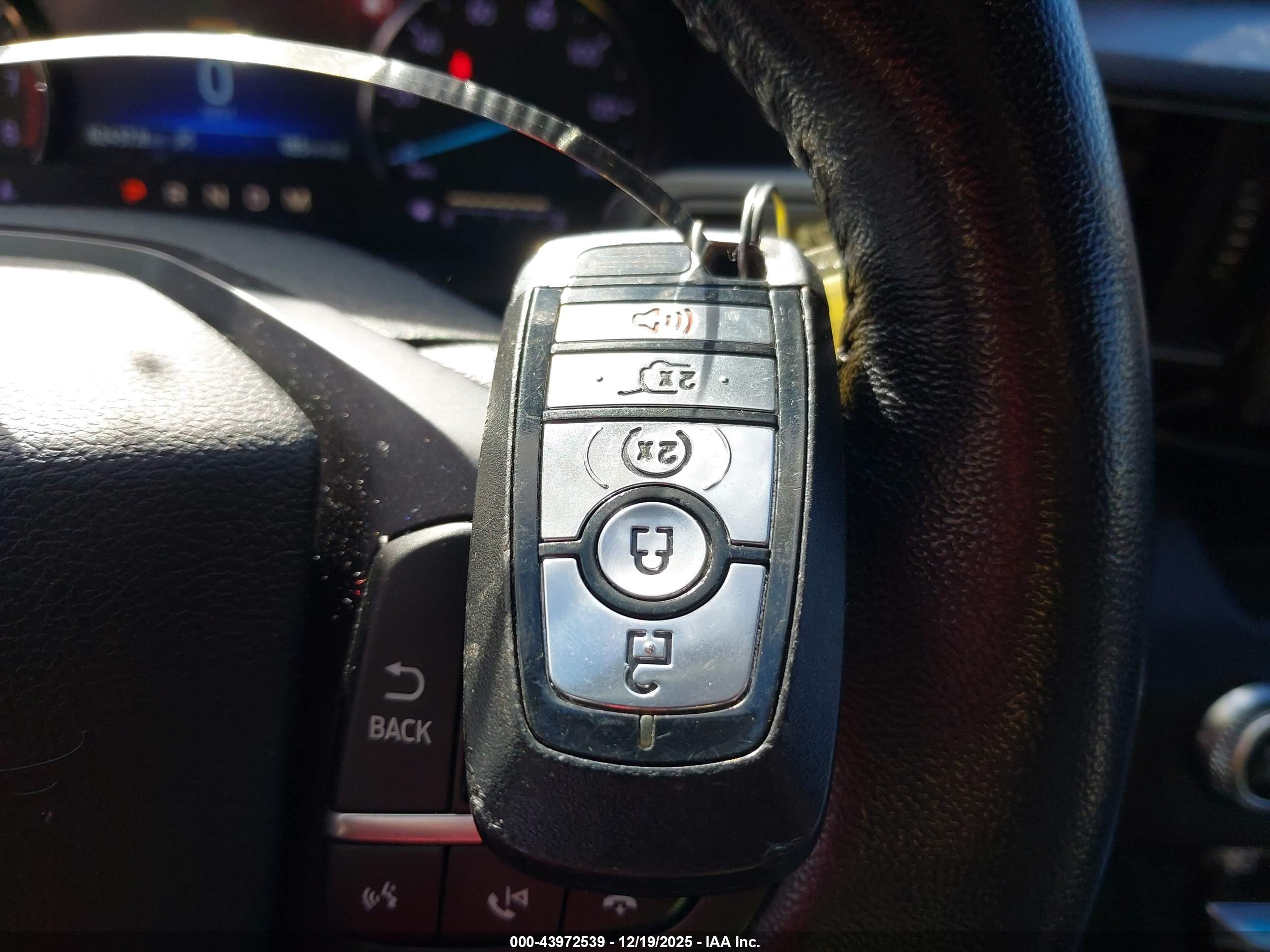 FORD EXPLORER image 11