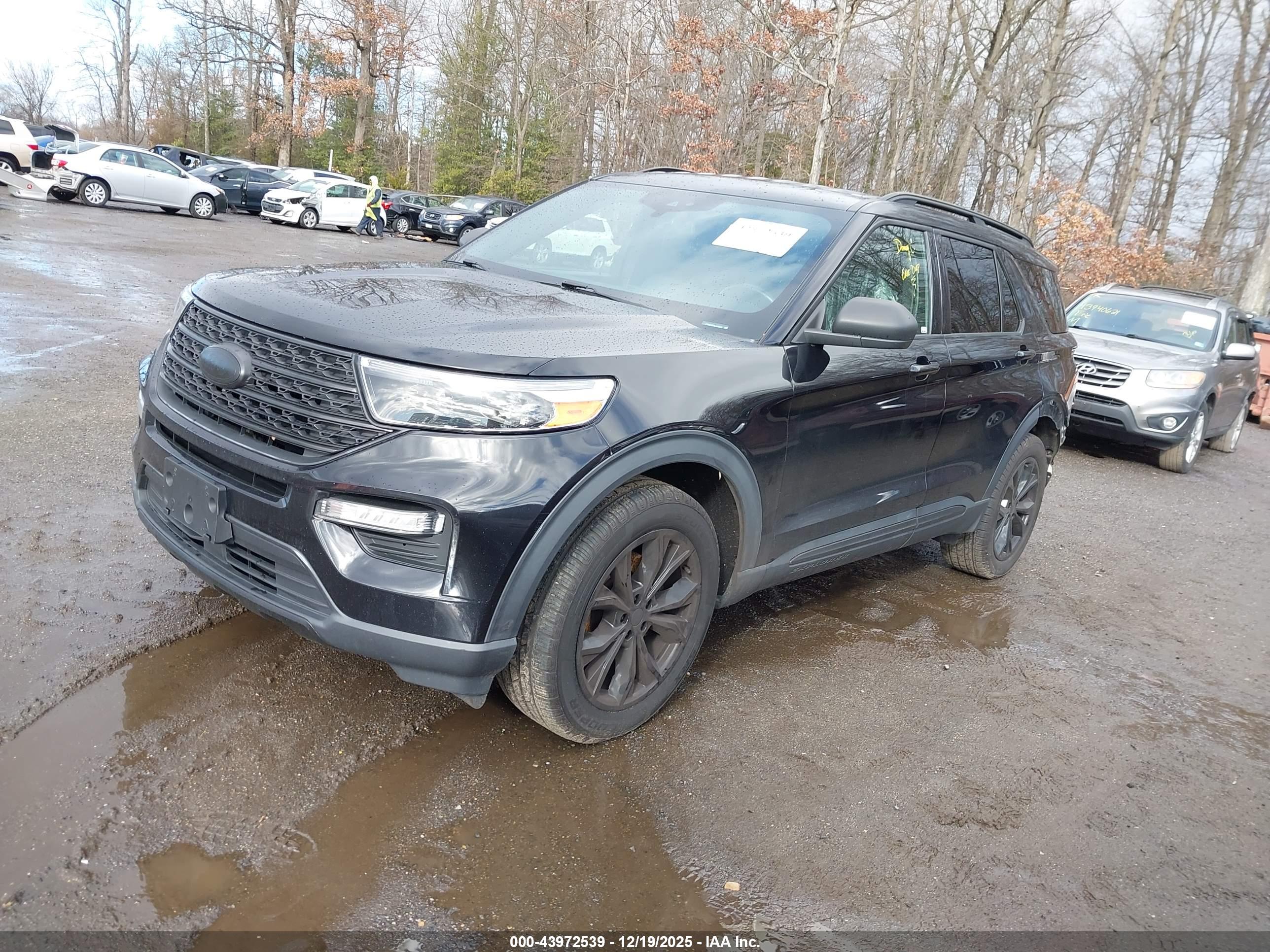 FORD EXPLORER image 2