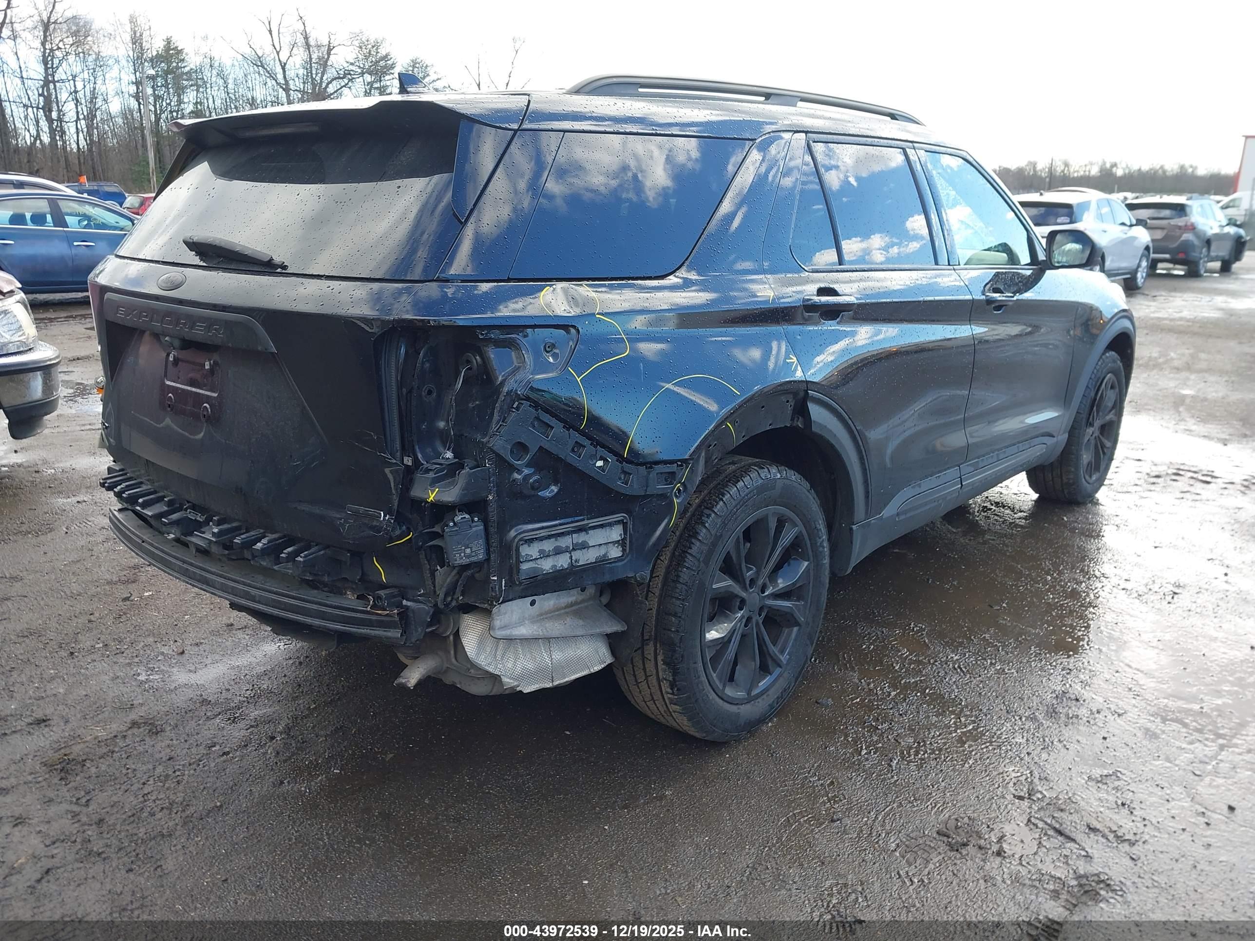 FORD EXPLORER image 4