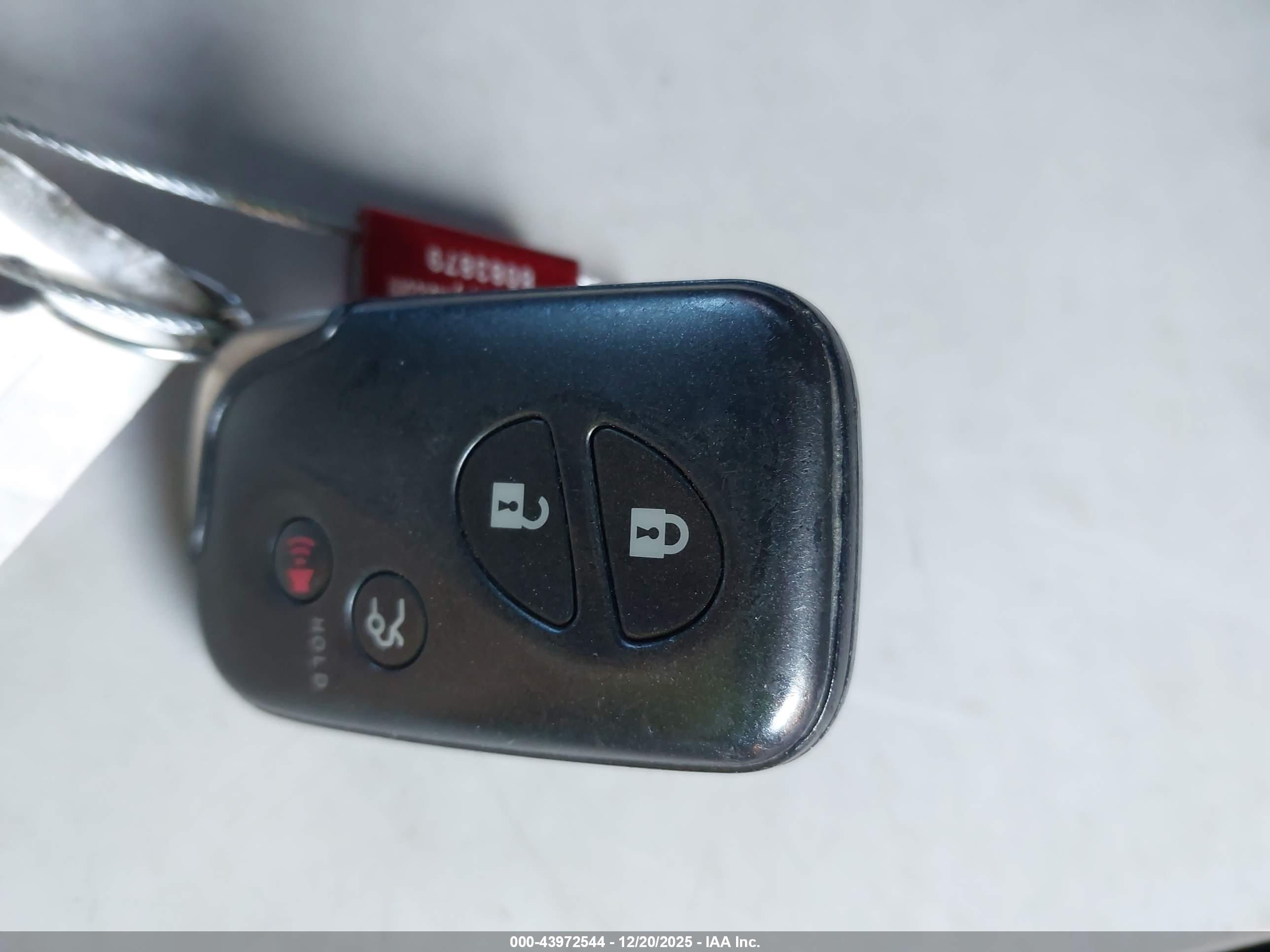 LEXUS IS image 11