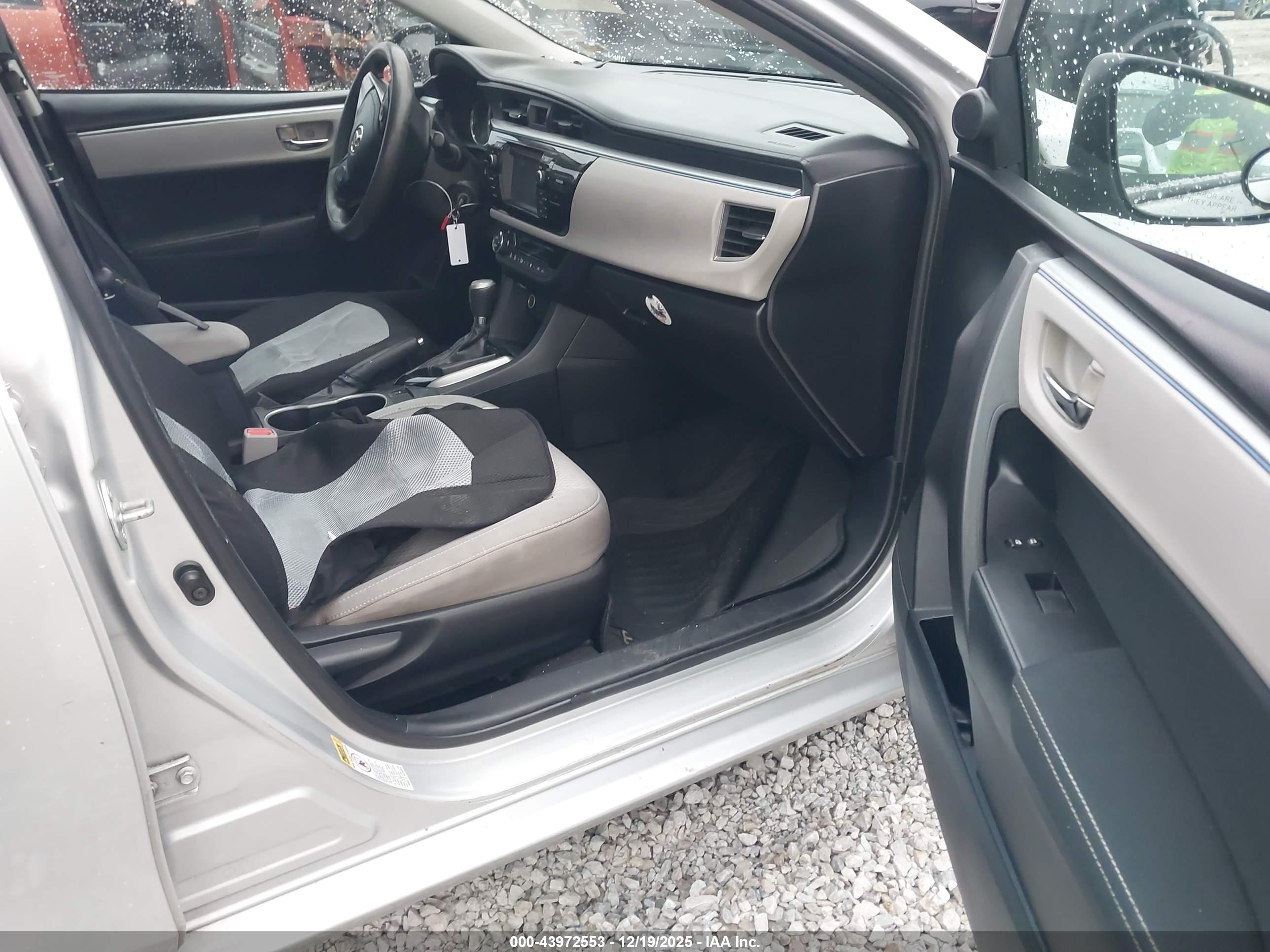TOYOTA COROLLA image 5