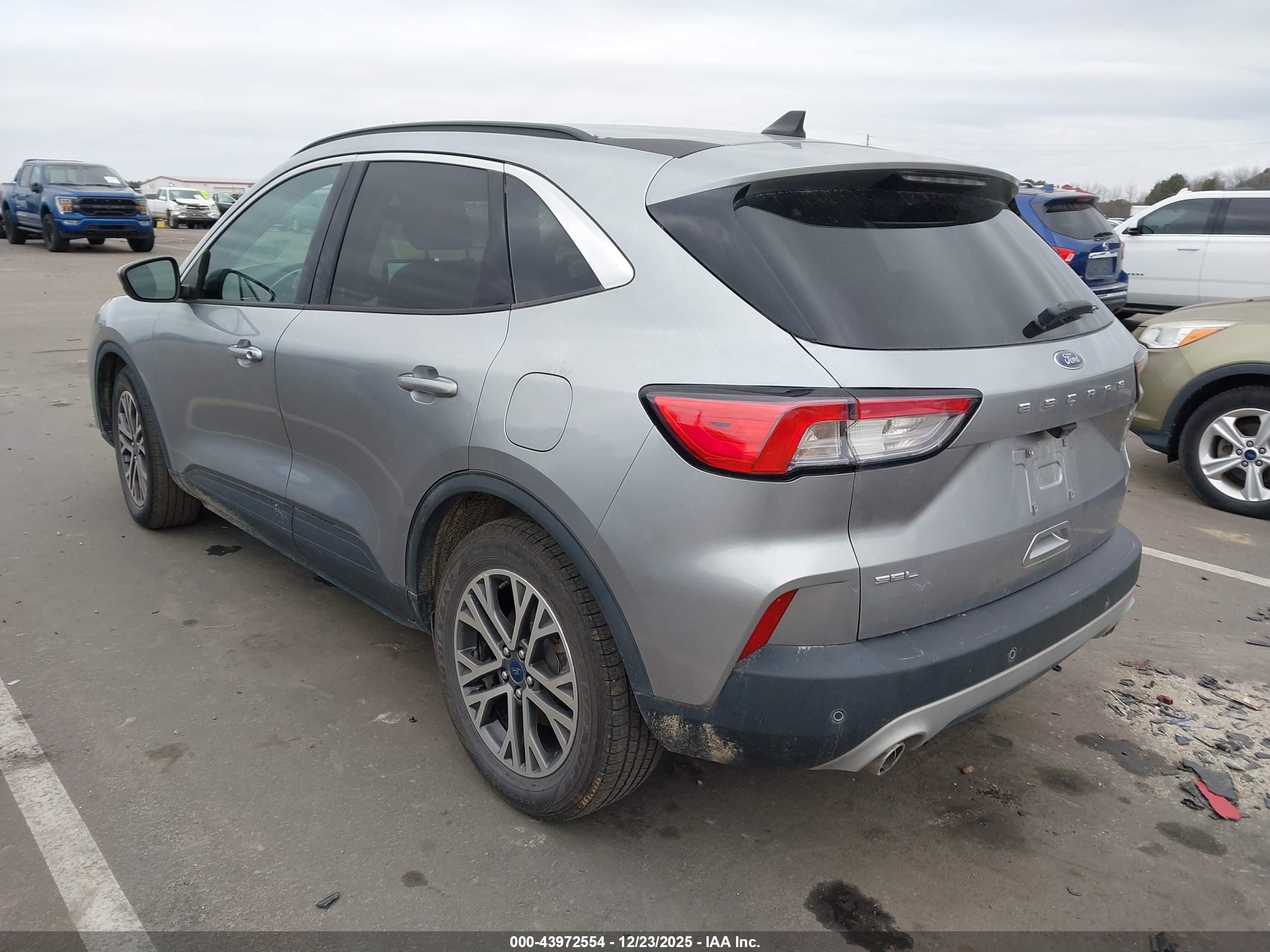FORD ESCAPE image 3