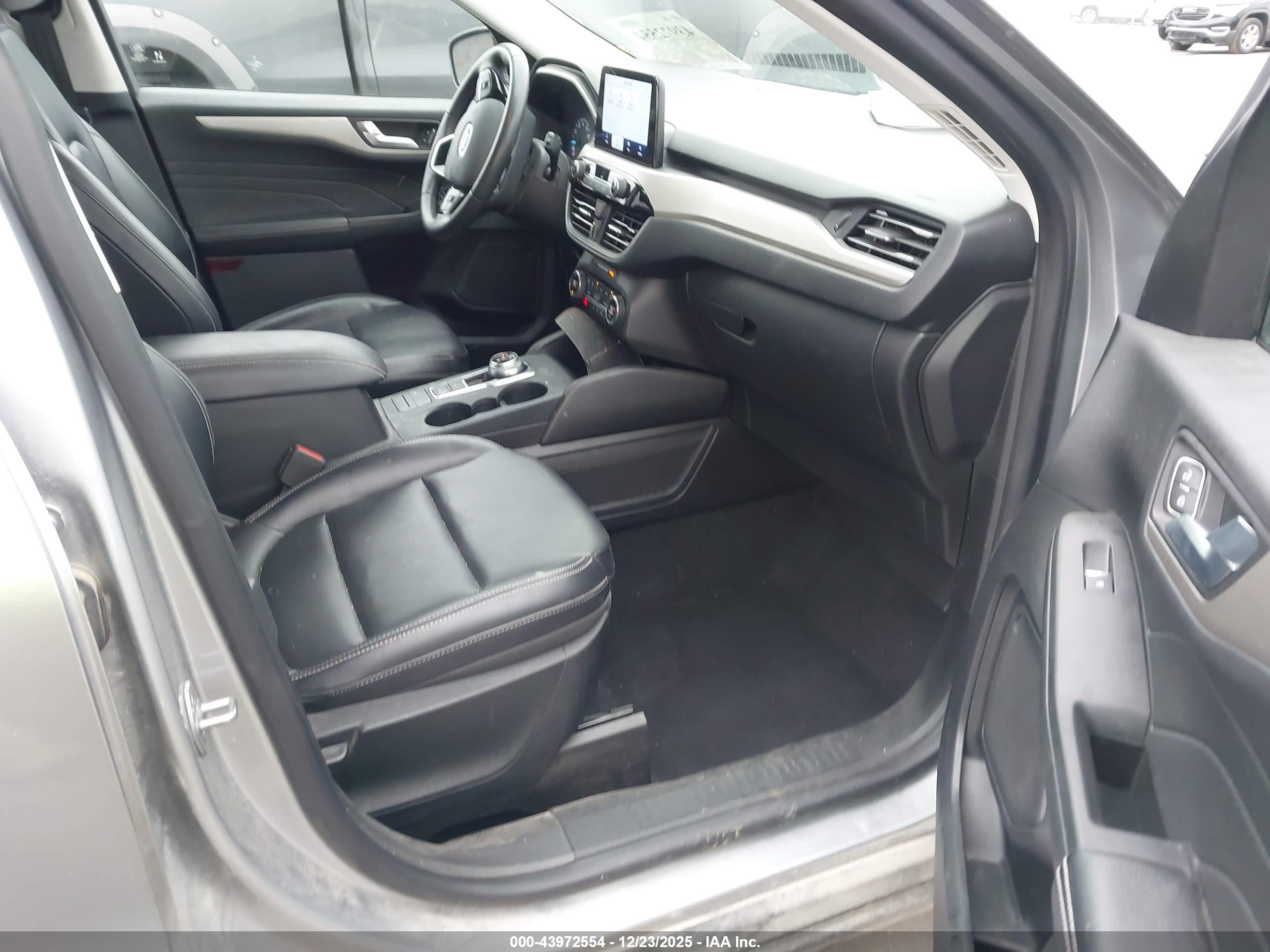 FORD ESCAPE image 5